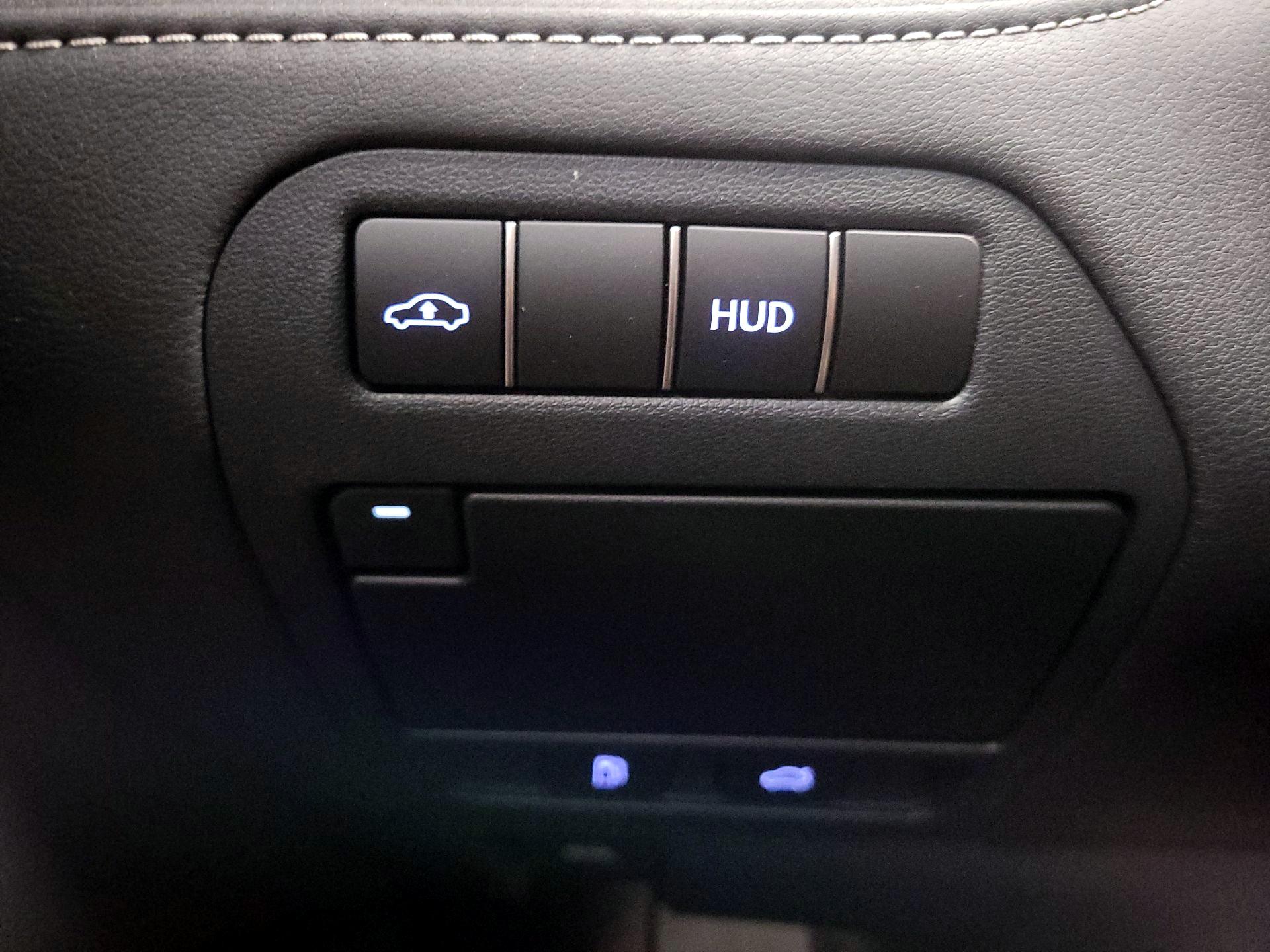 Thumbnail: 2023 Lexus LS - 13