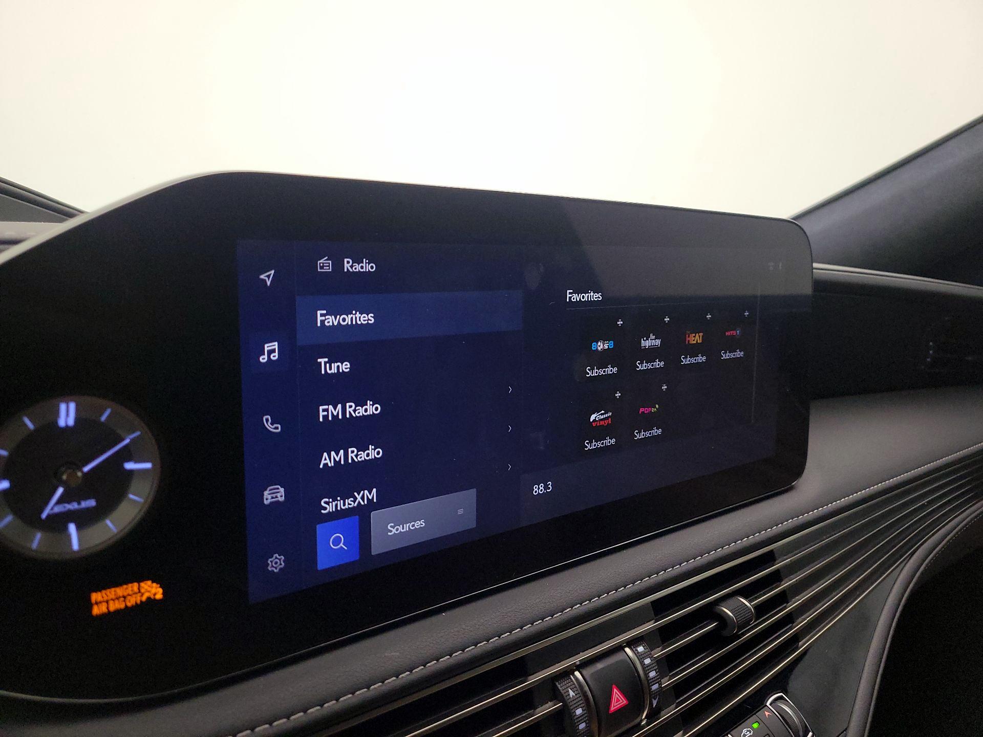 Thumbnail: 2023 Lexus LS - 15