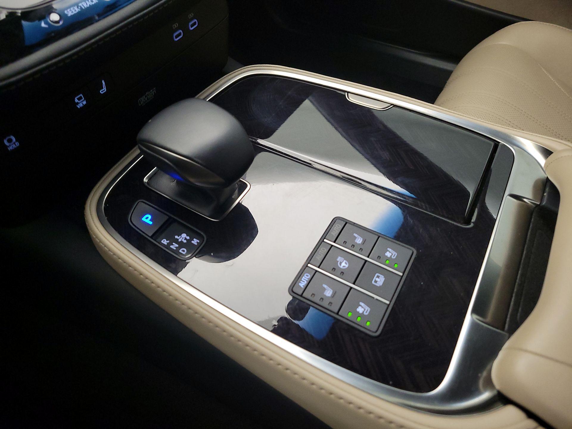 Thumbnail: 2023 Lexus LS - 17