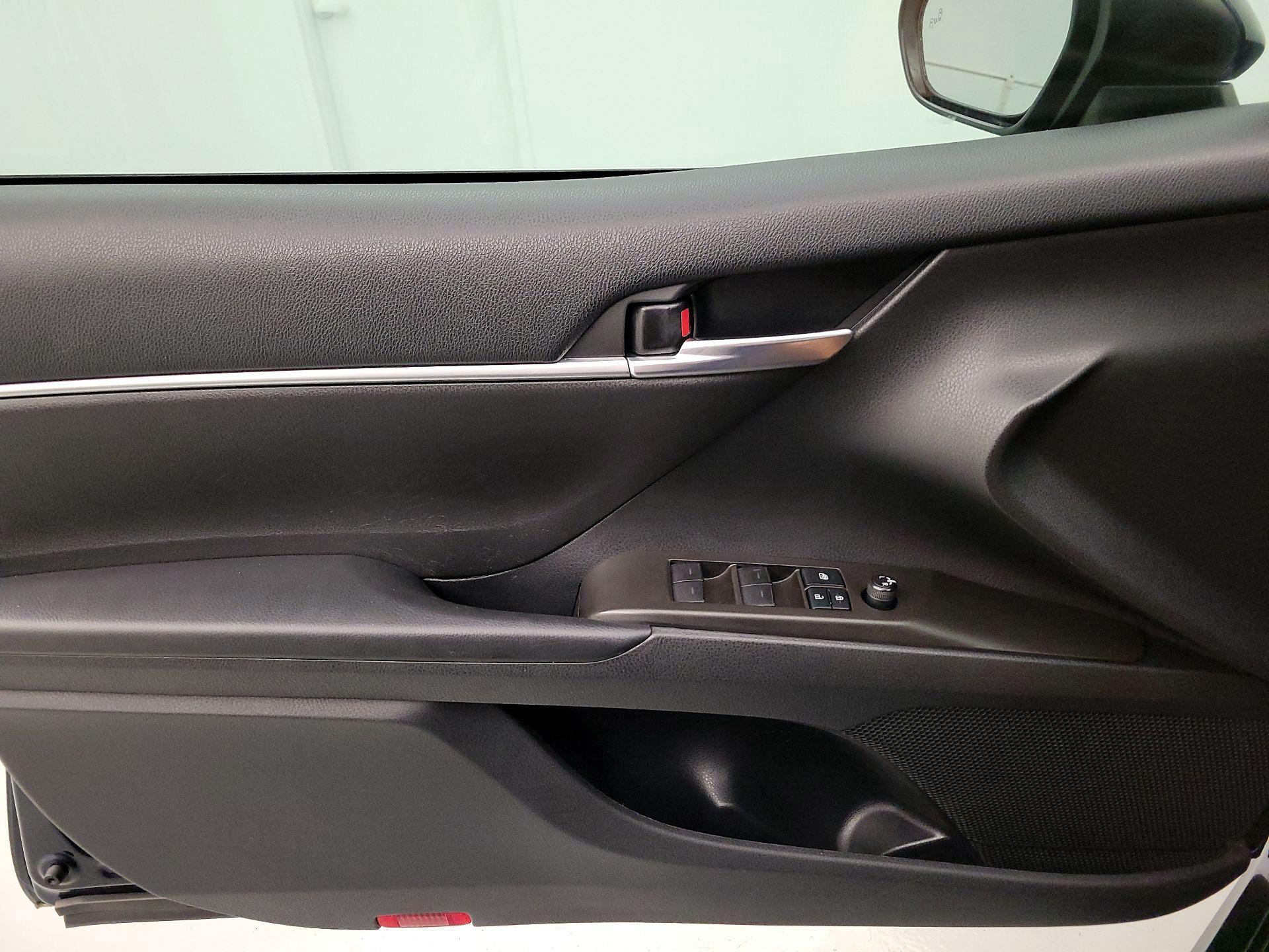 Thumbnail: 2021 Toyota Camry - 12