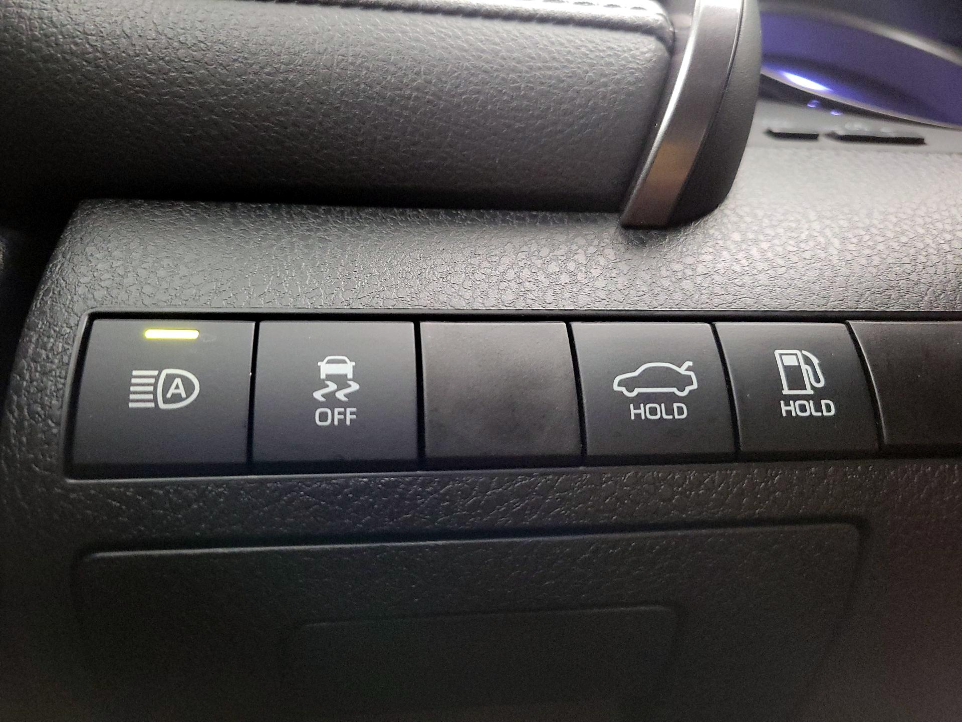 Thumbnail: 2021 Toyota Camry - 13