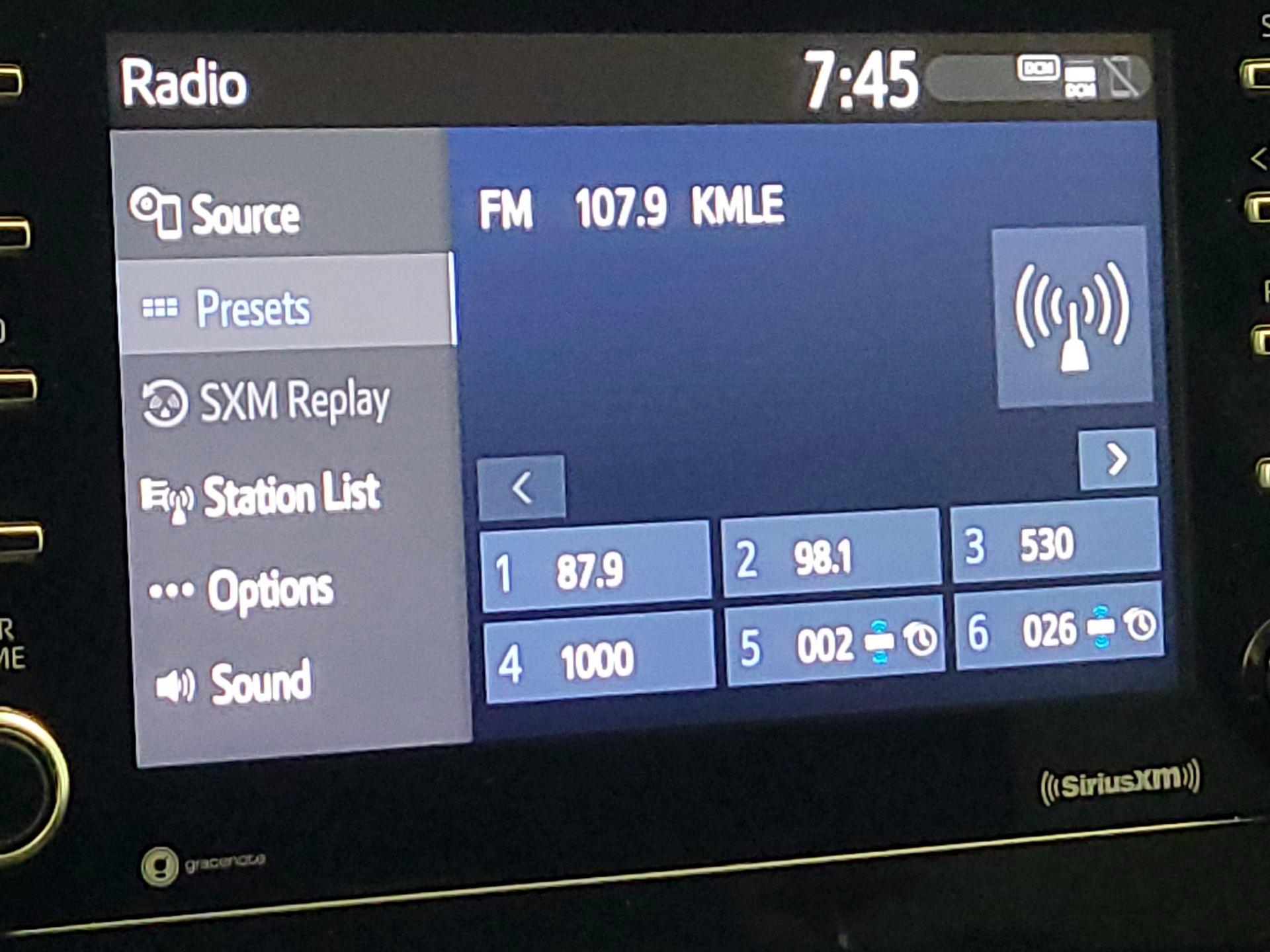 Thumbnail: 2021 Toyota Camry - 16