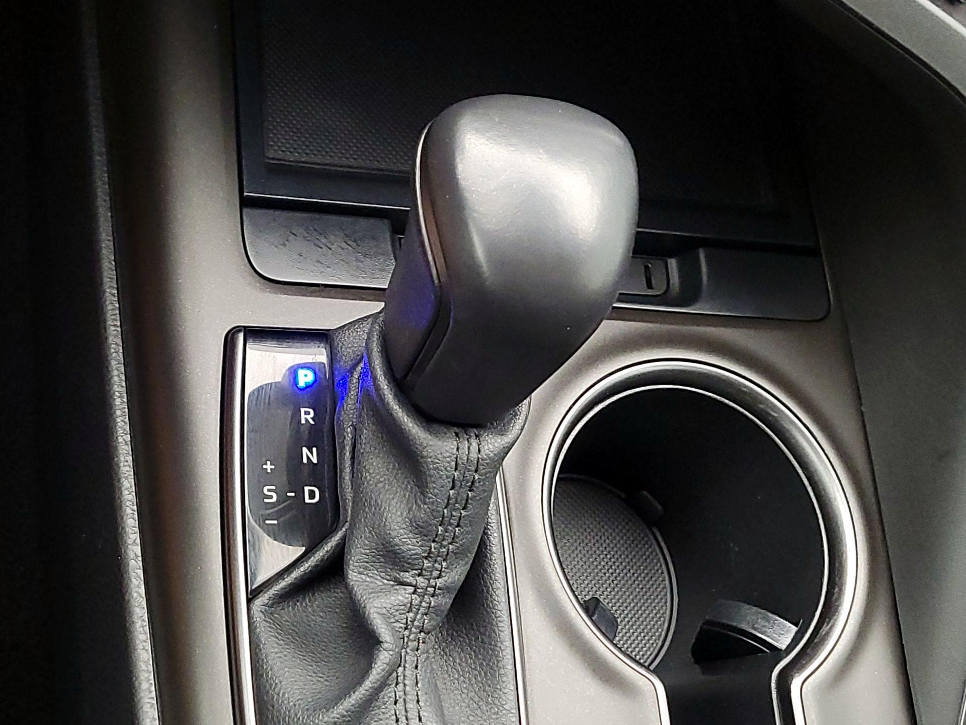 Thumbnail: 2021 Toyota Camry - 18