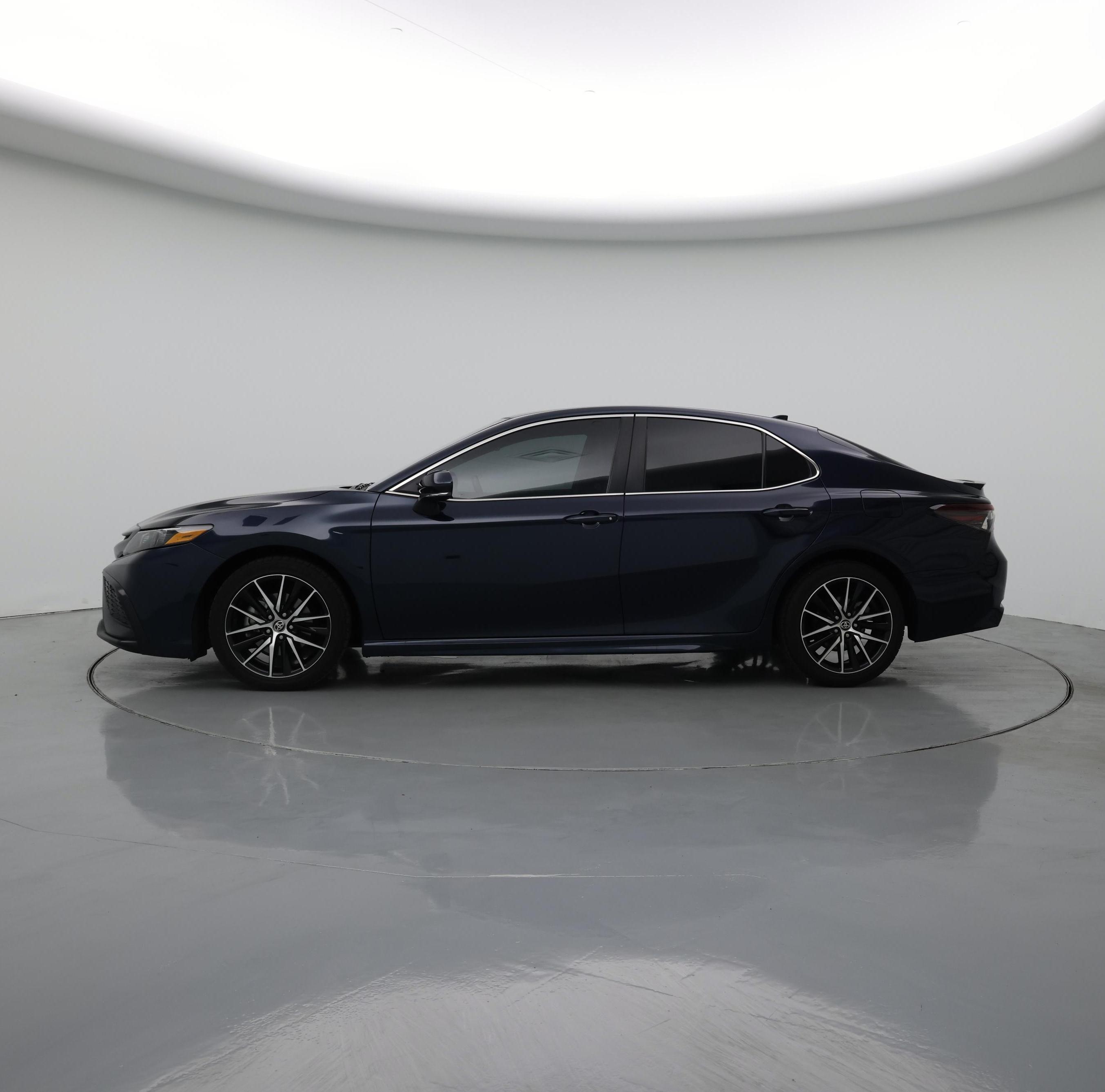 Thumbnail: 2021 Toyota Camry - 3