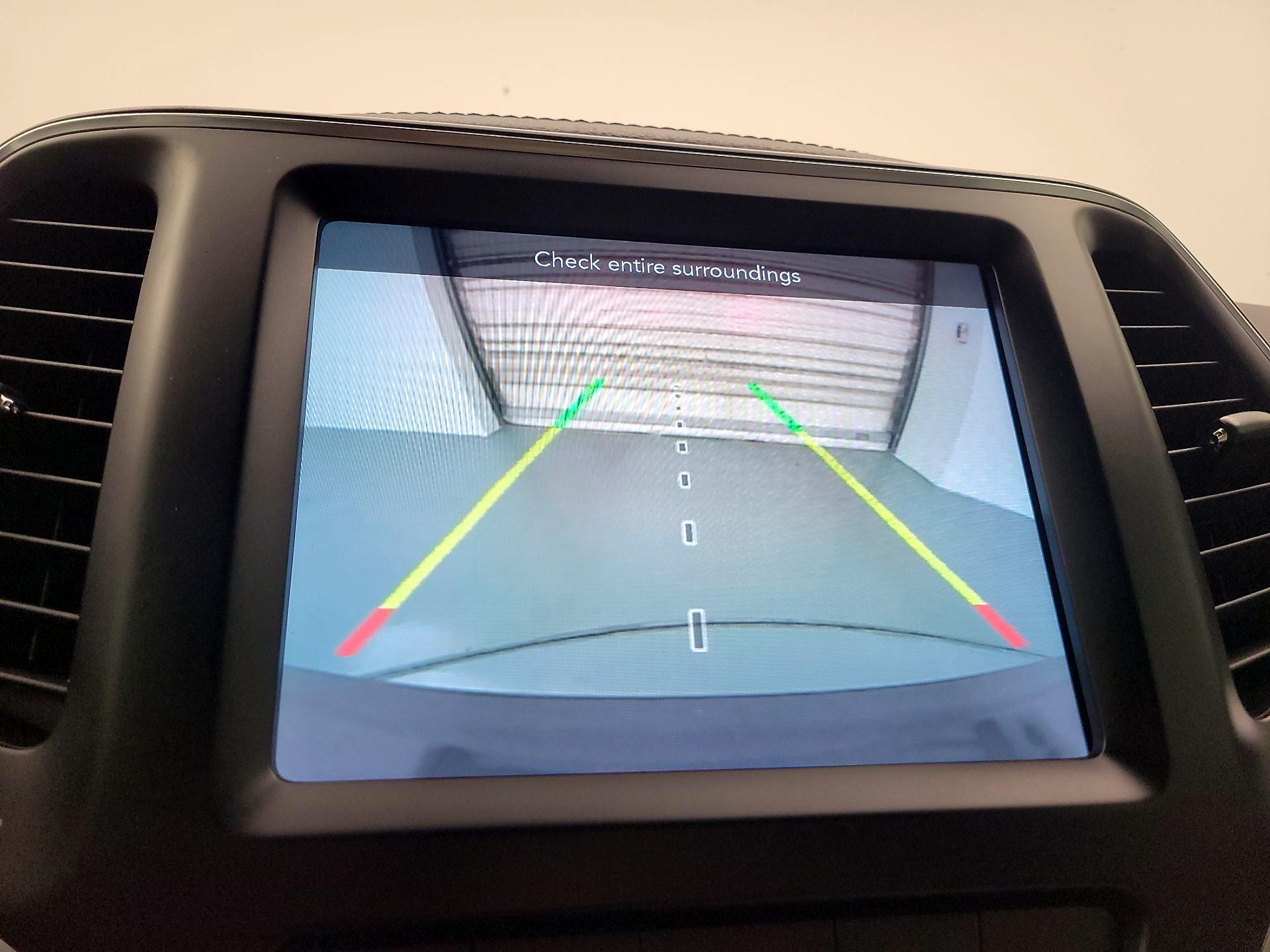 Thumbnail: 2021 Jeep Cherokee - 14