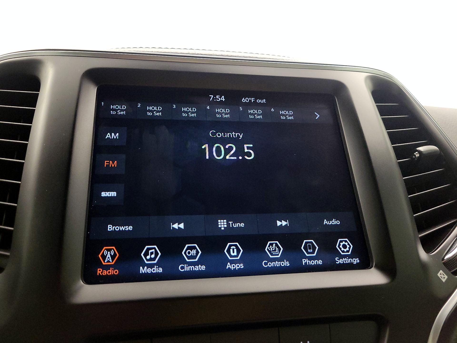 Thumbnail: 2021 Jeep Cherokee - 15