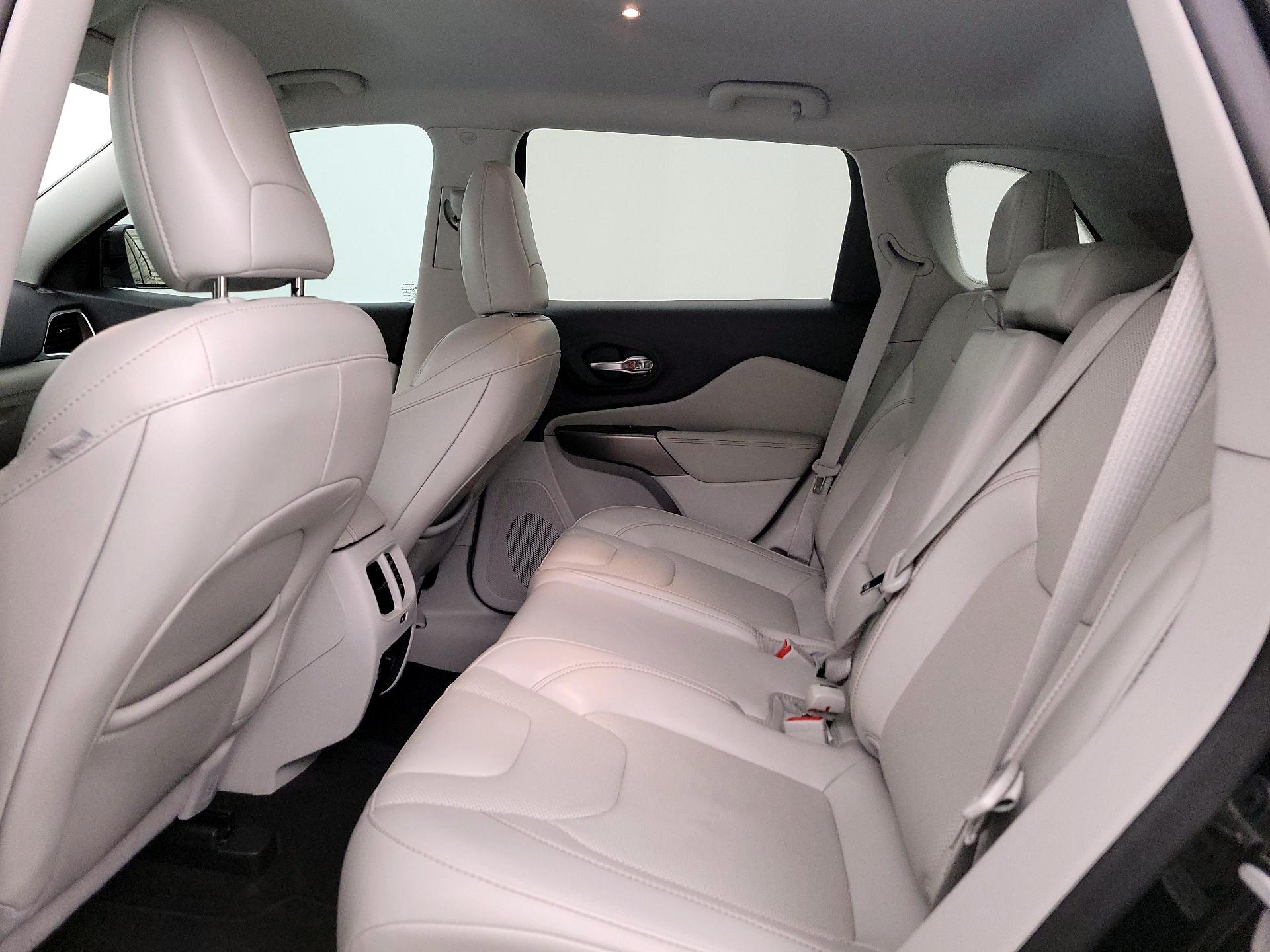 Thumbnail: 2021 Jeep Cherokee - 19