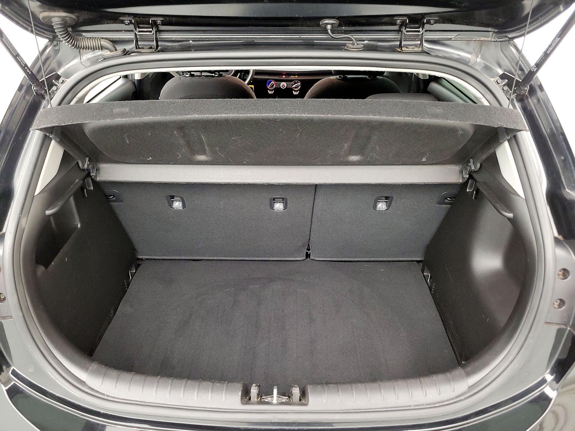 Thumbnail: 2023 Kia Rio - 20