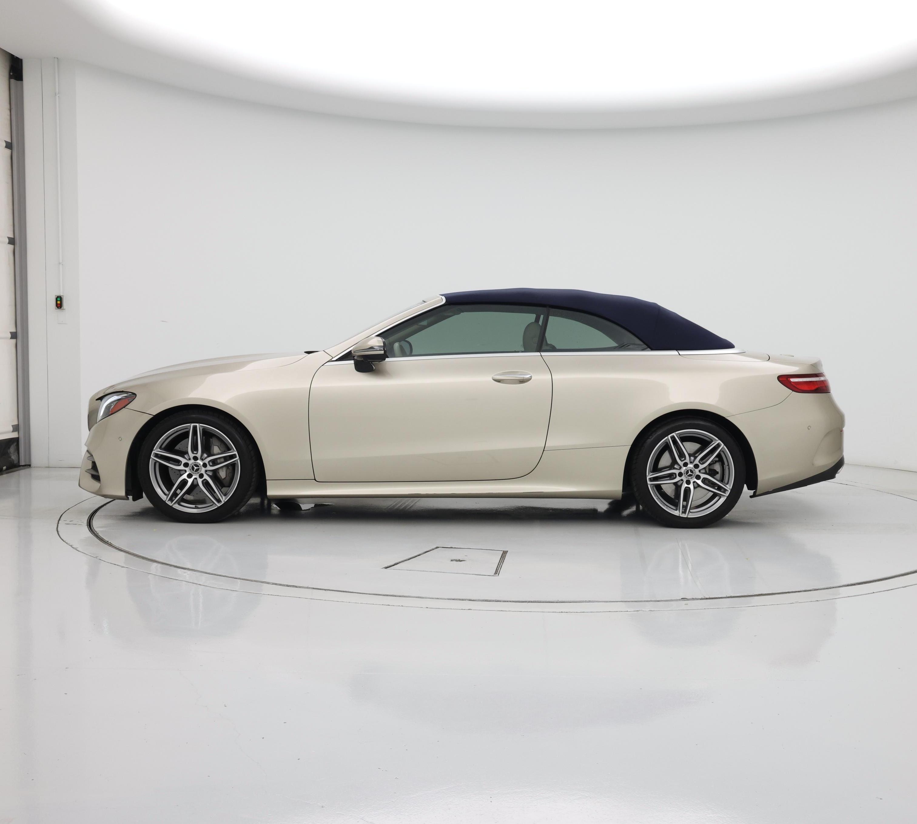 Thumbnail: 2019 Mercedes-Benz E-Class - 3