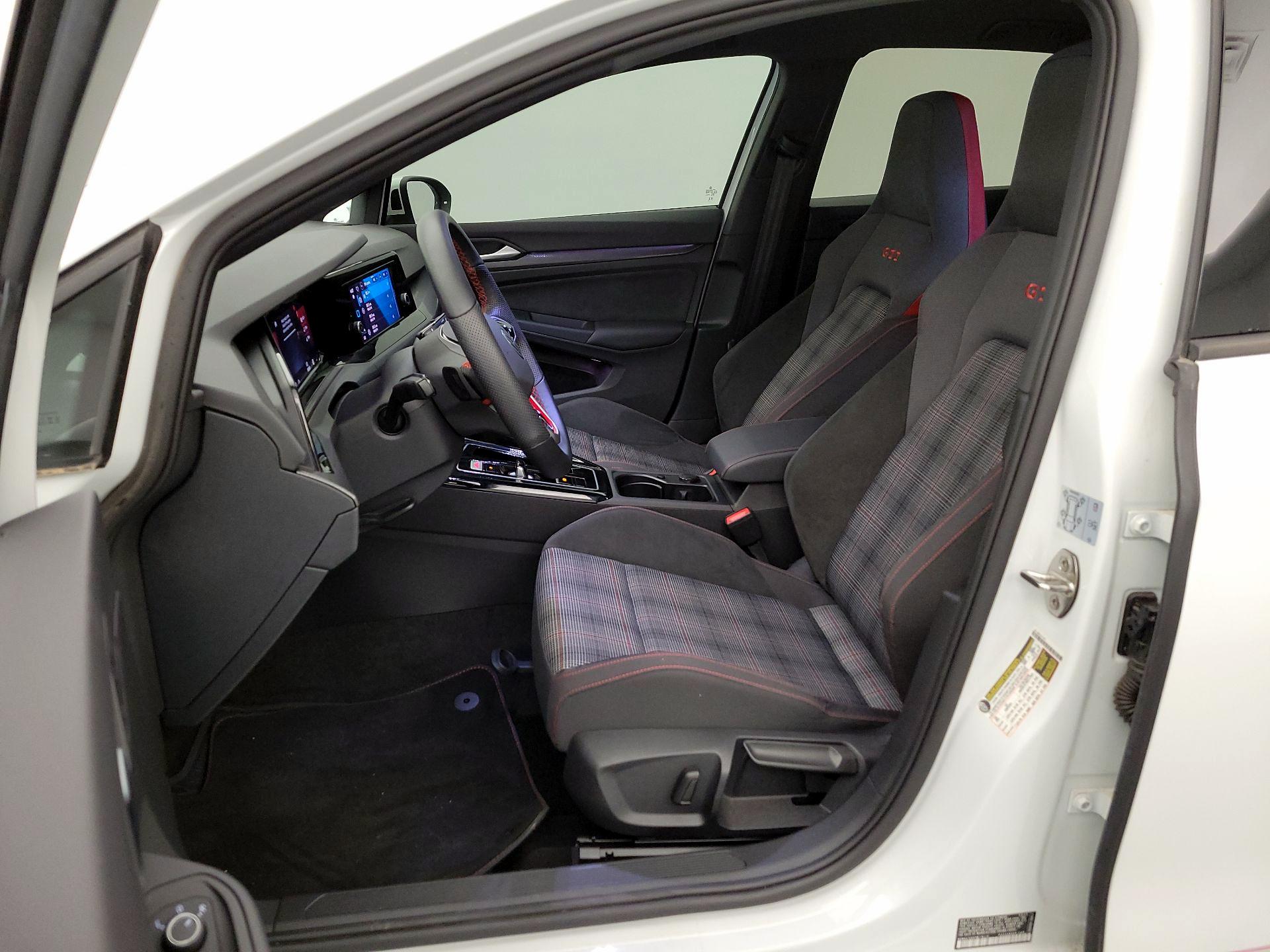 Thumbnail: 2023 Volkswagen Golf - 11