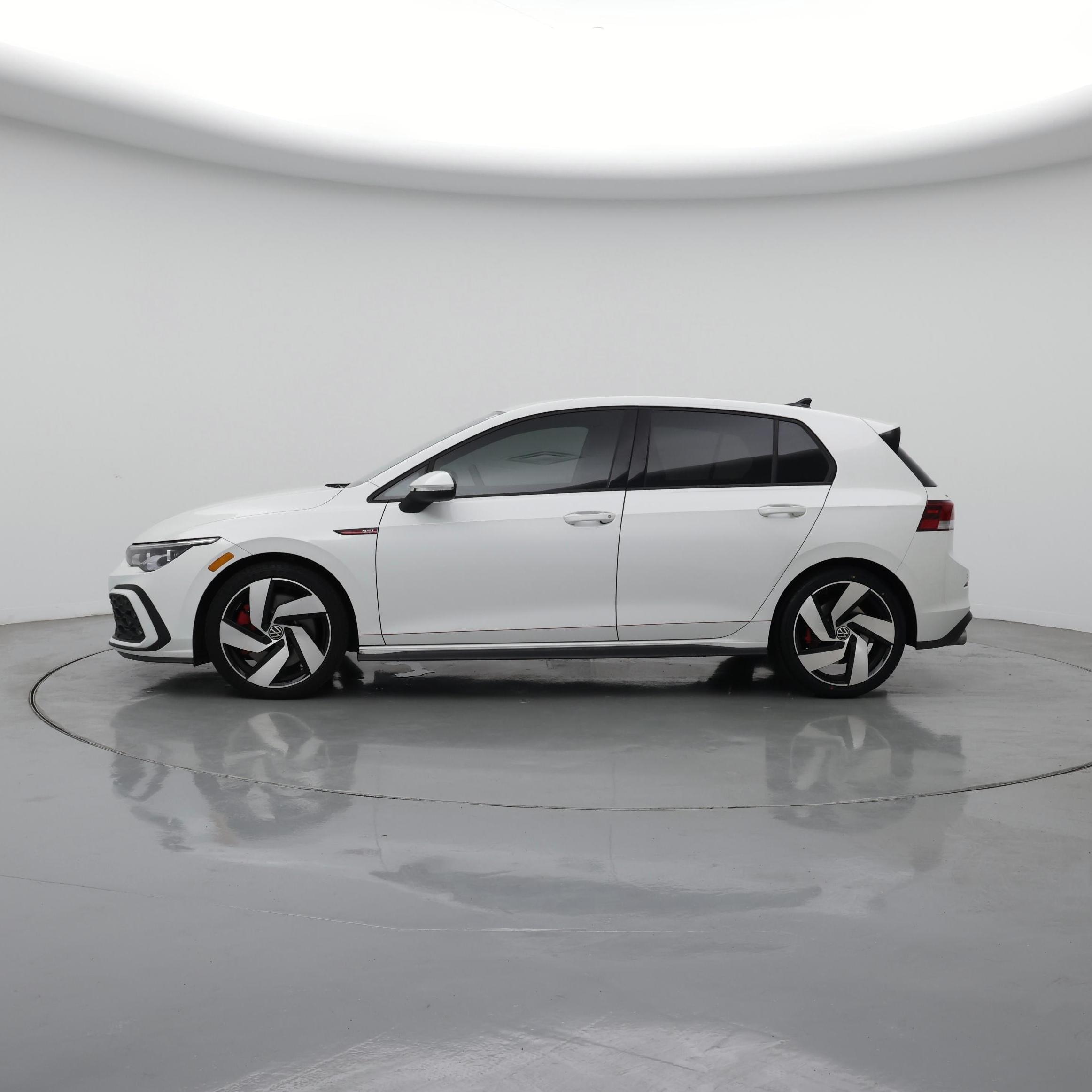Thumbnail: 2023 Volkswagen Golf - 3