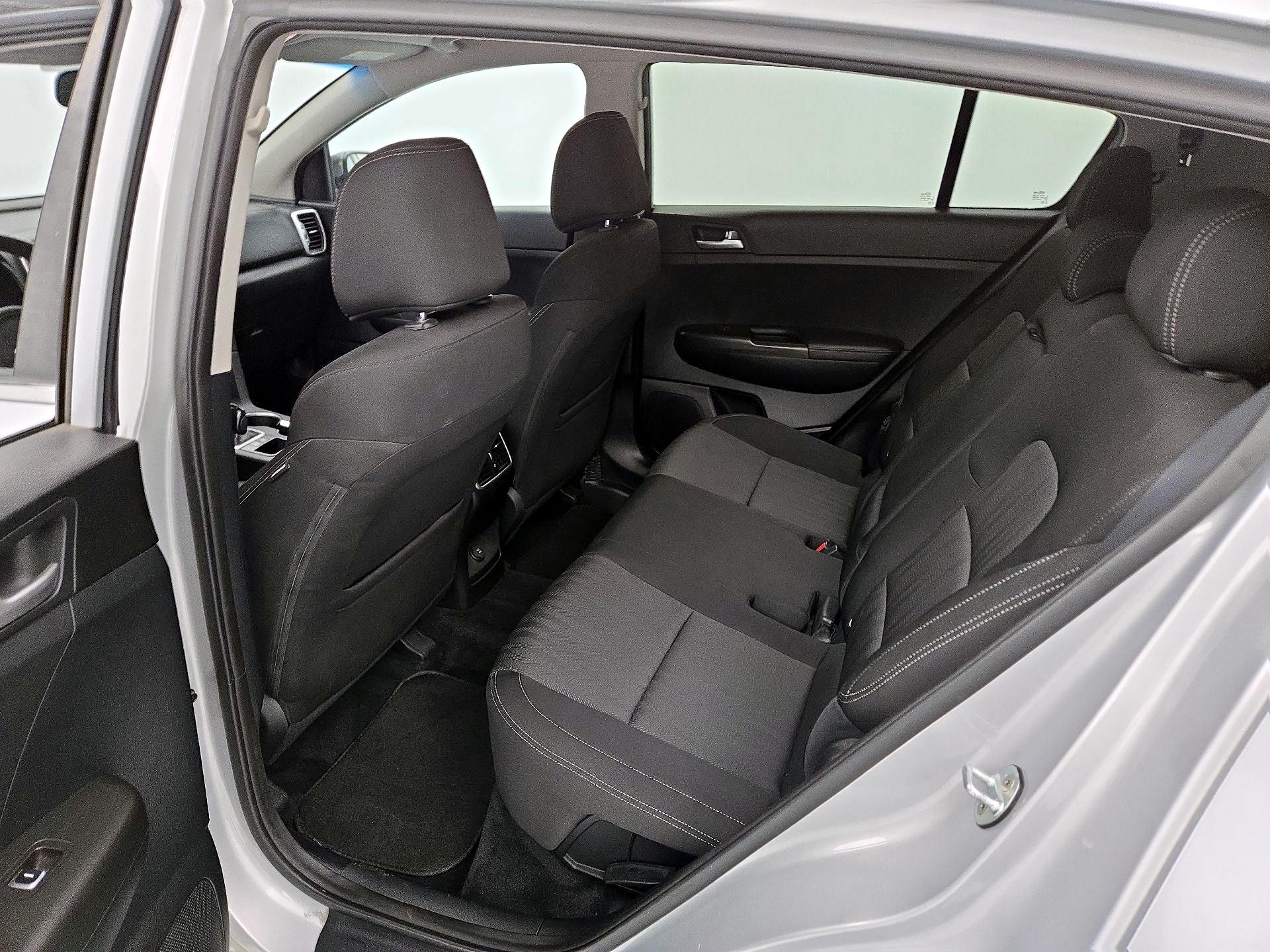 Thumbnail: 2017 Kia Sportage - 19