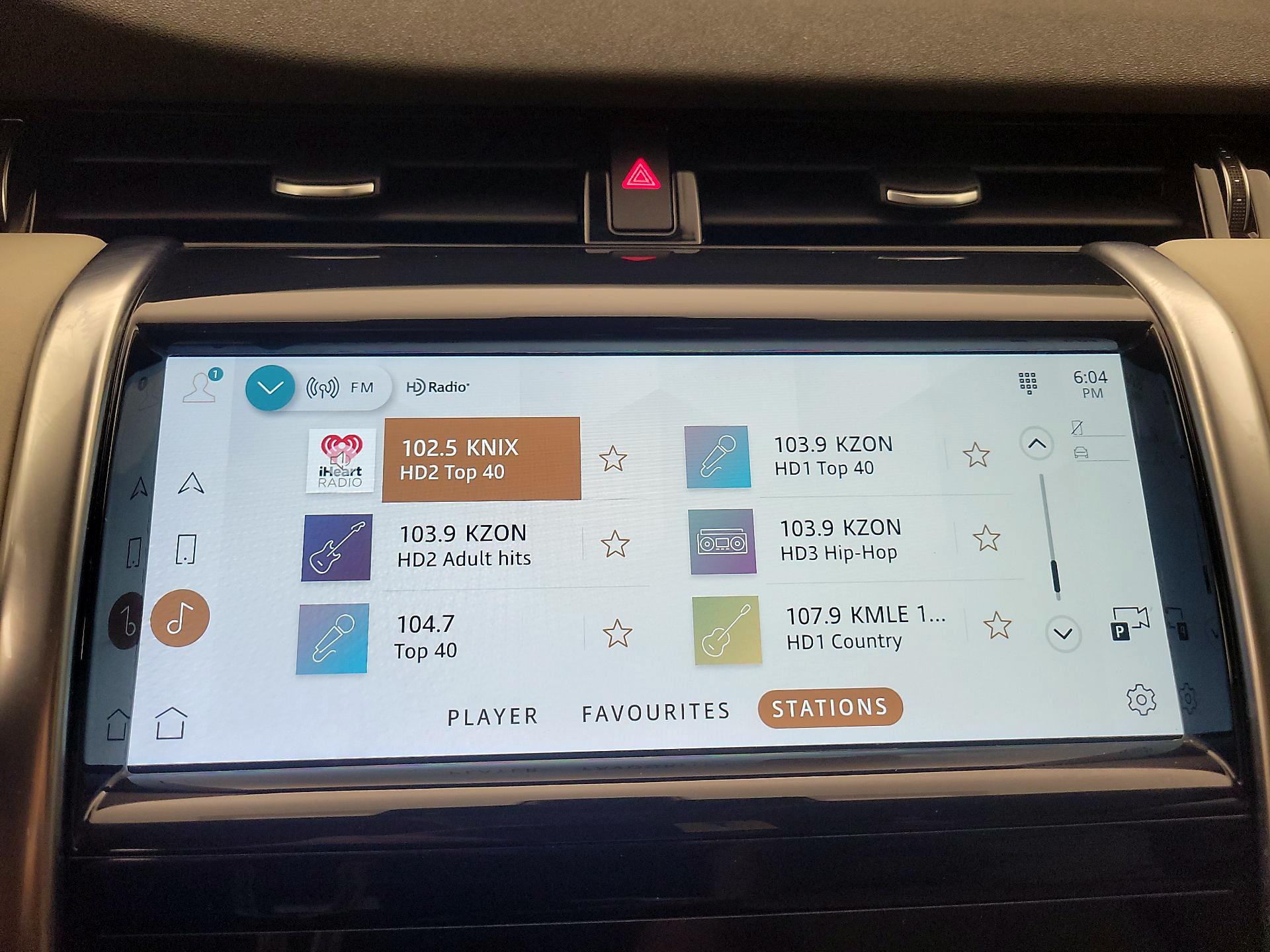 Thumbnail: 2021 Land Rover Discovery Sport - 16