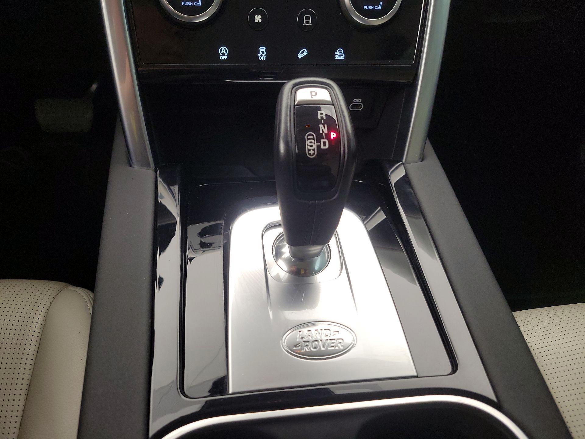 Thumbnail: 2021 Land Rover Discovery Sport - 18