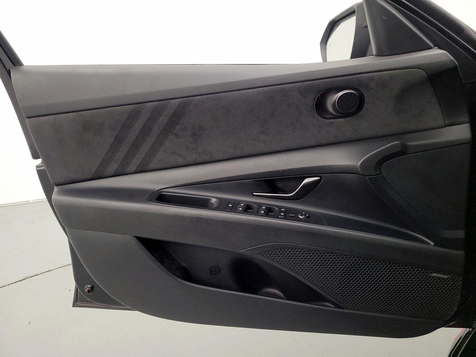 Thumbnail: 2022 Hyundai Elantra - 12