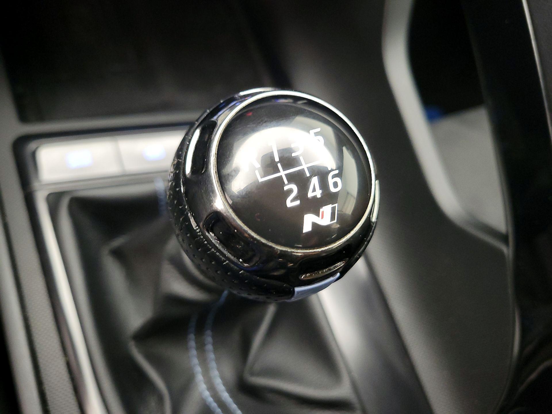 Thumbnail: 2022 Hyundai Elantra - 18