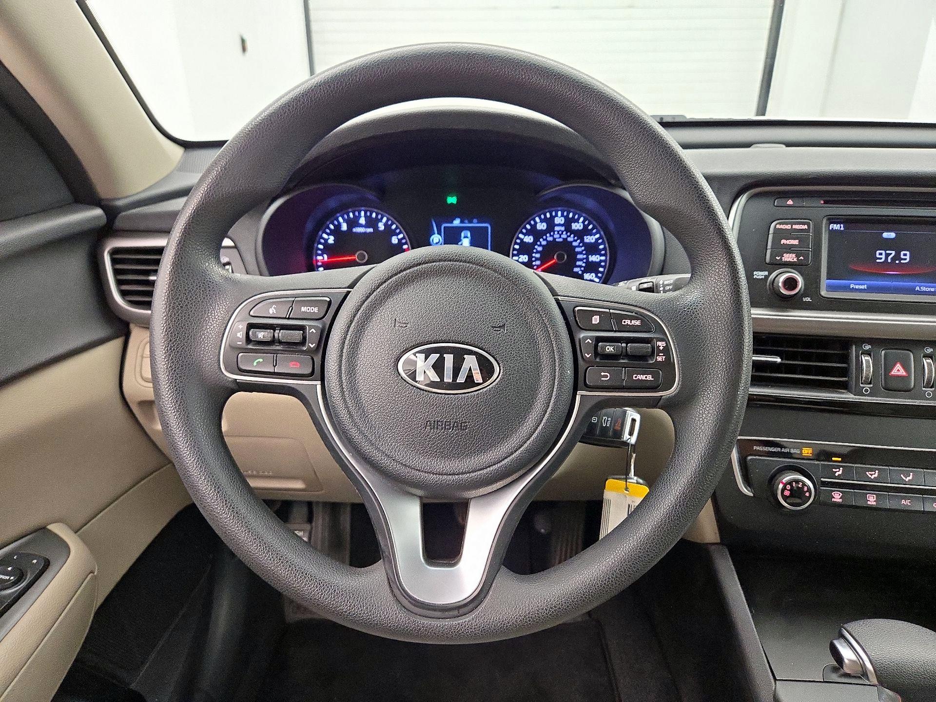 Thumbnail: 2016 Kia Optima - 10