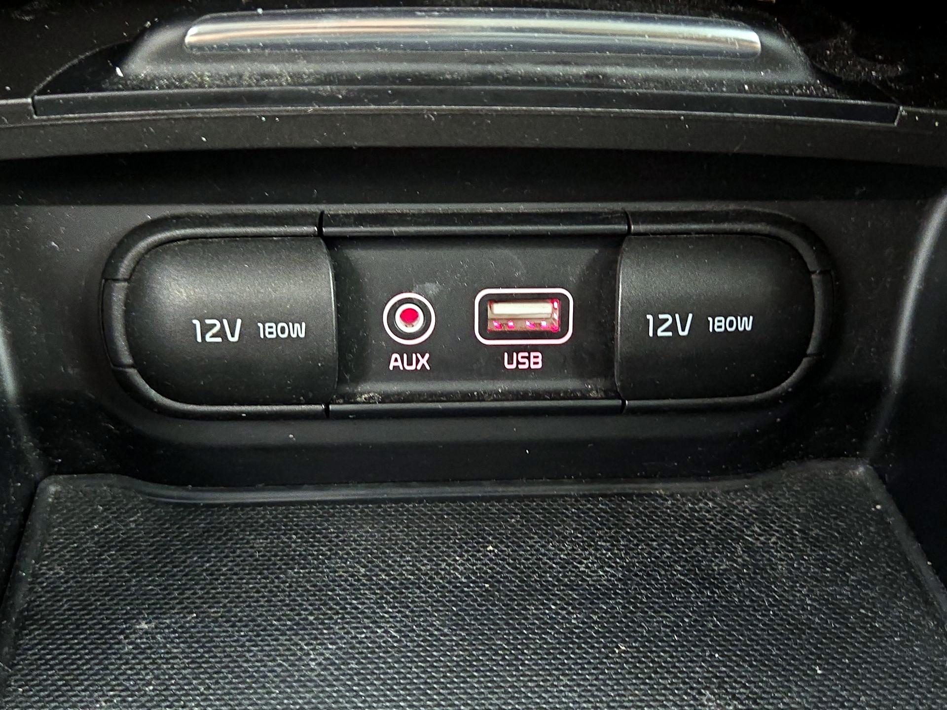 Thumbnail: 2016 Kia Optima - 18