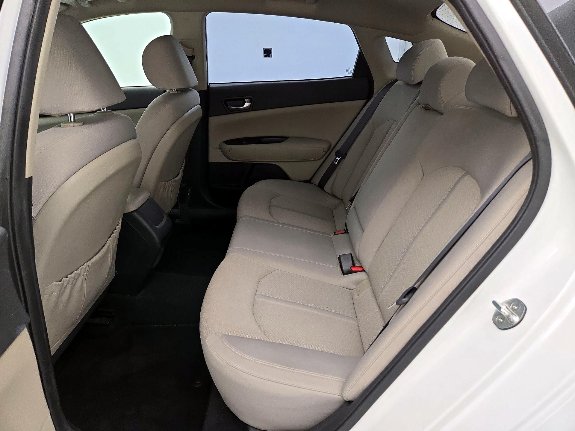 Thumbnail: 2016 Kia Optima - 19