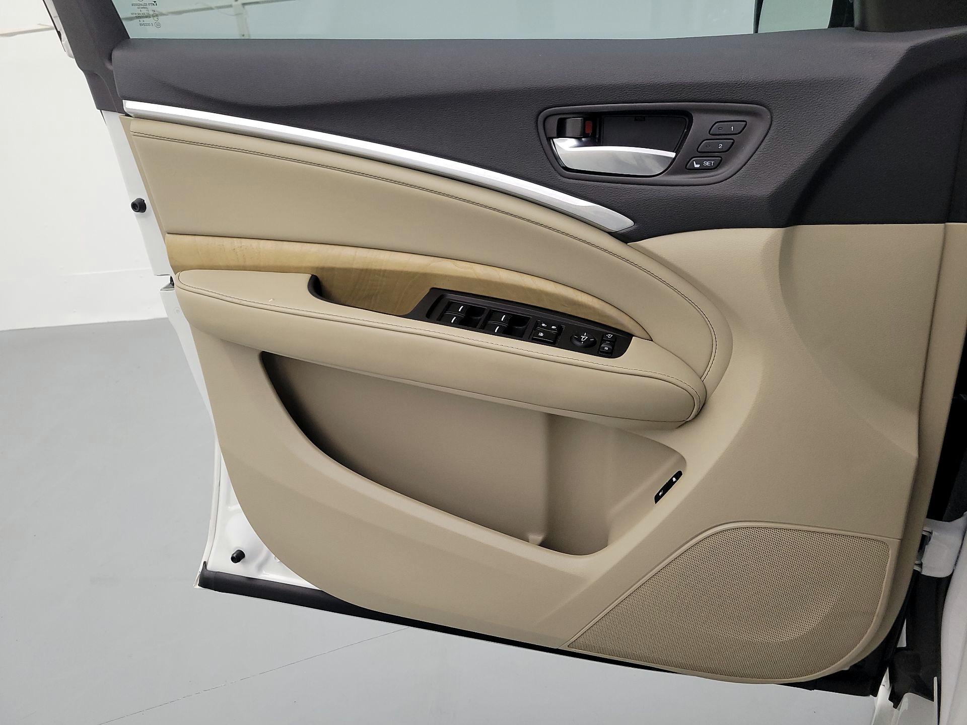 Thumbnail: 2020 Acura MDX - 10