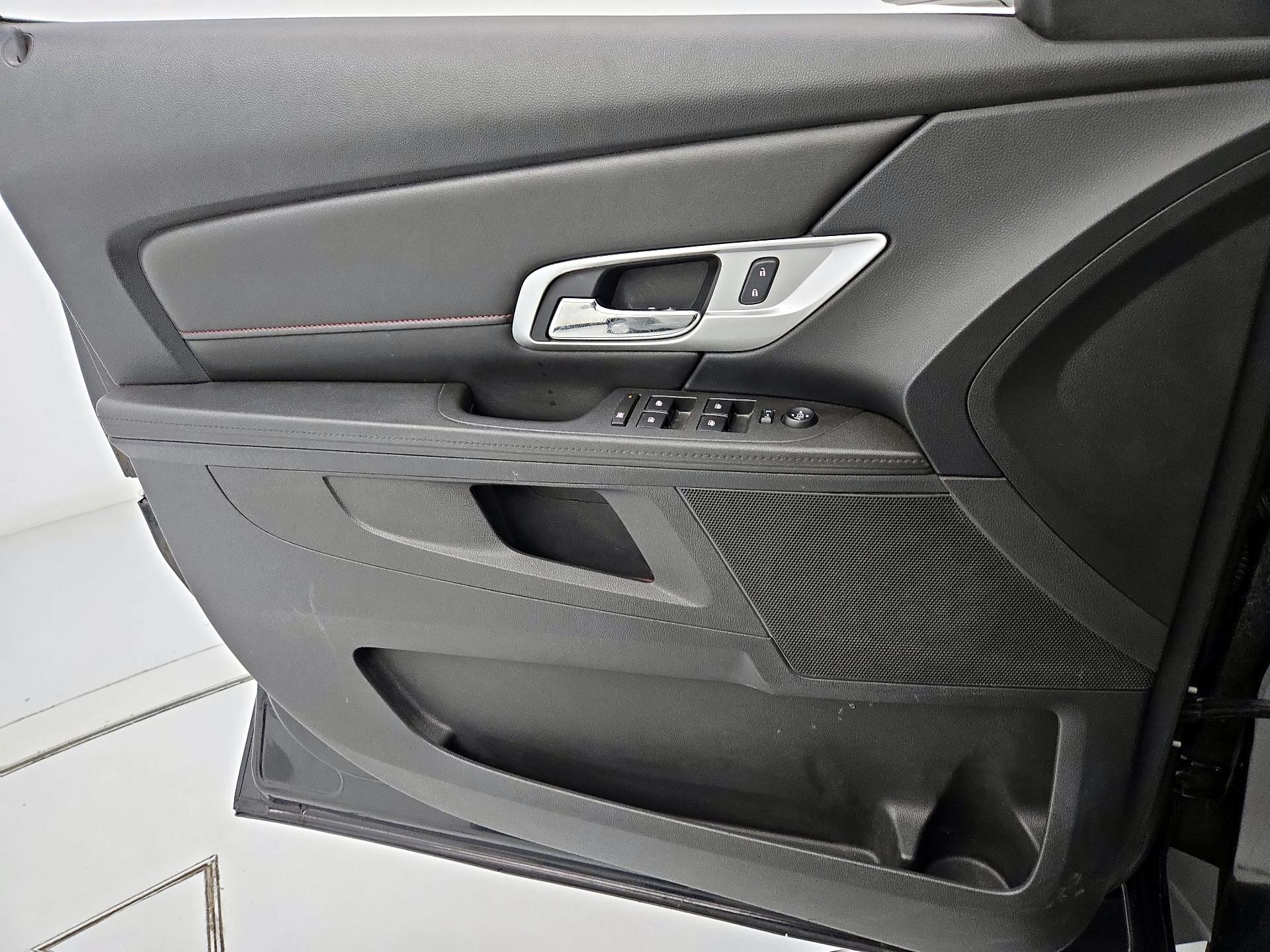 Thumbnail: 2017 GMC Terrain - 12