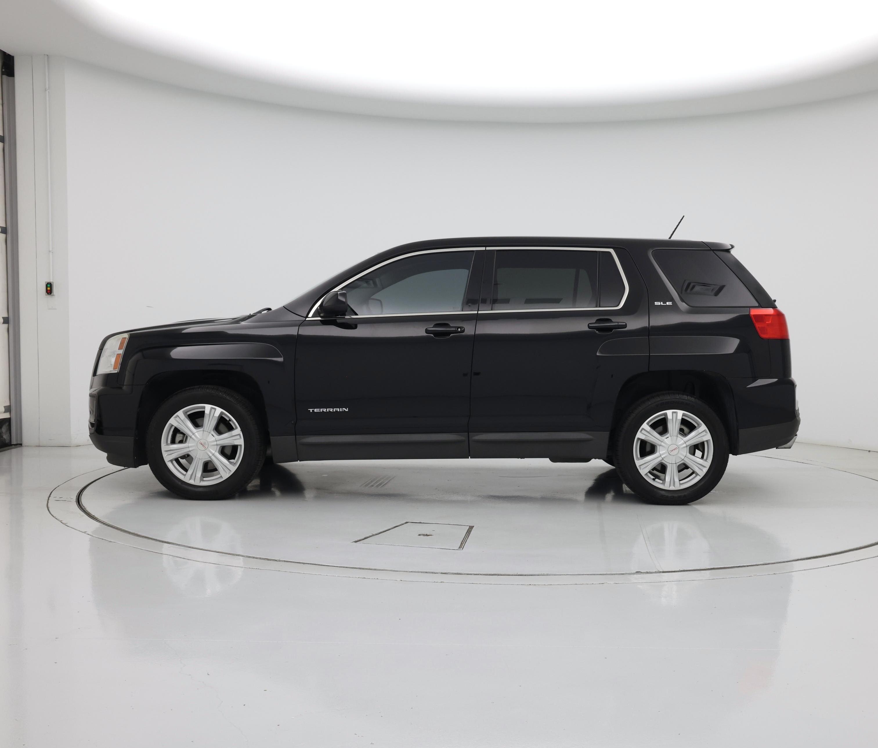 Thumbnail: 2017 GMC Terrain - 3