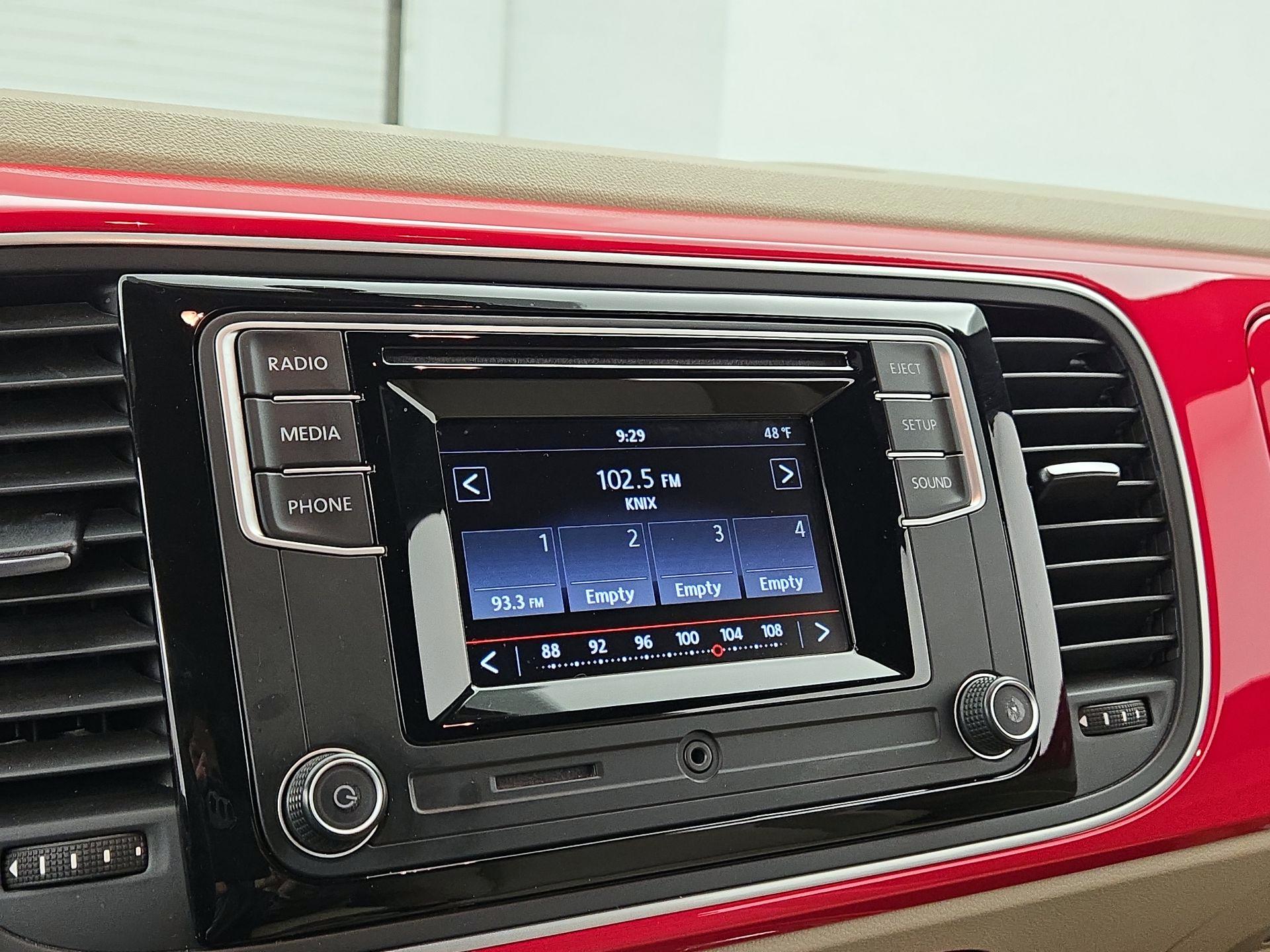 Thumbnail: 2019 Volkswagen Beetle - 14