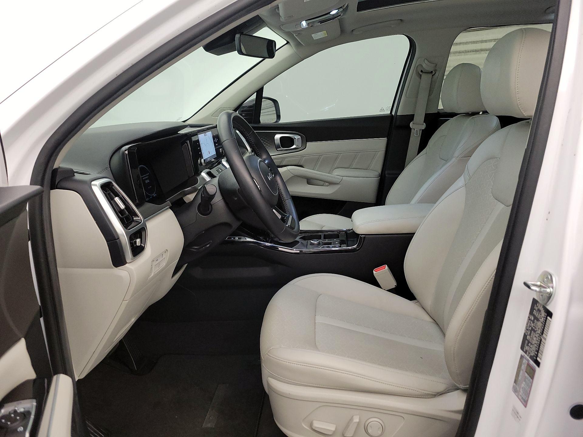 Thumbnail: 2023 Kia Sorento - 11