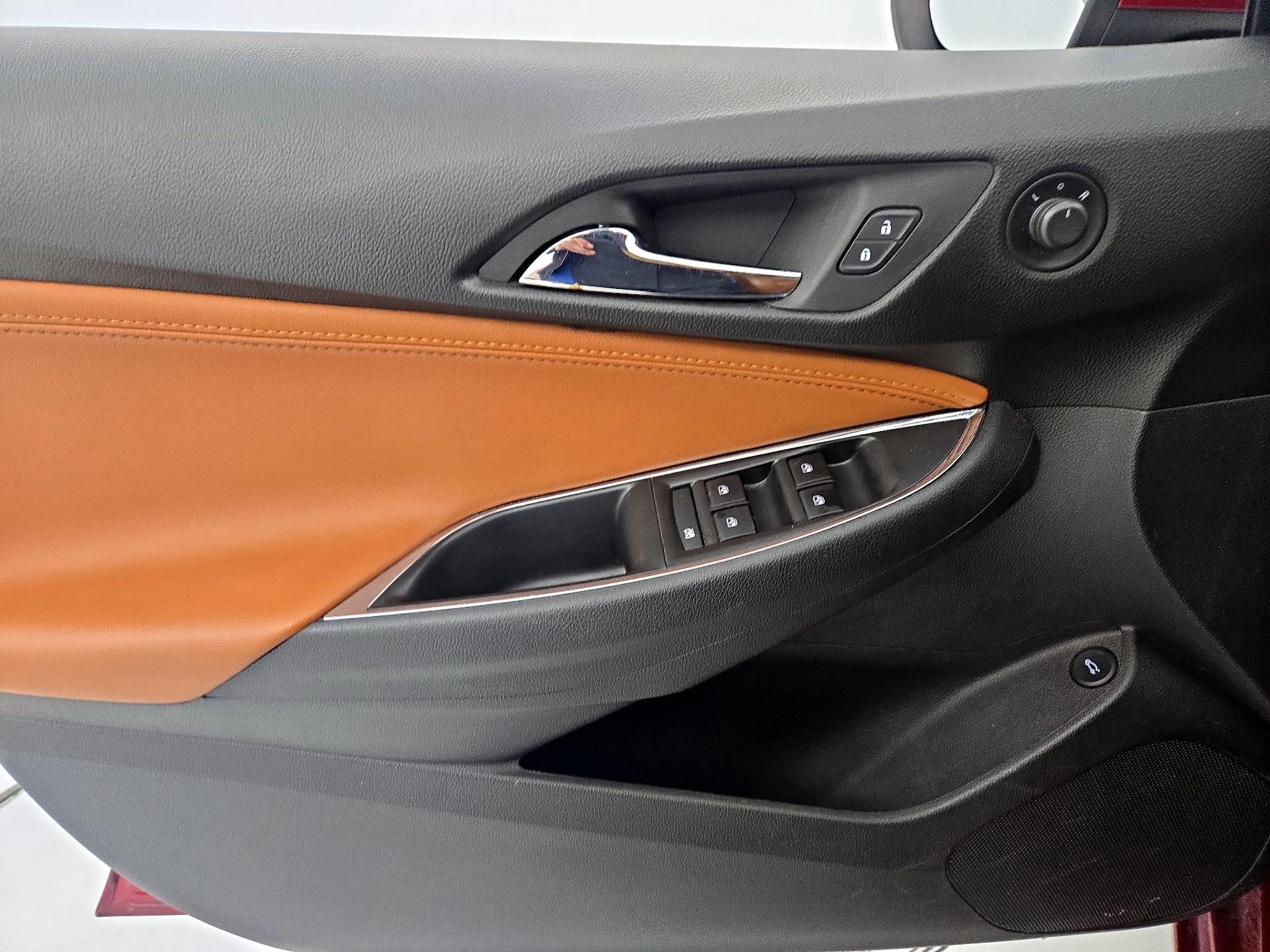 Thumbnail: 2017 Chevrolet Cruze - 12