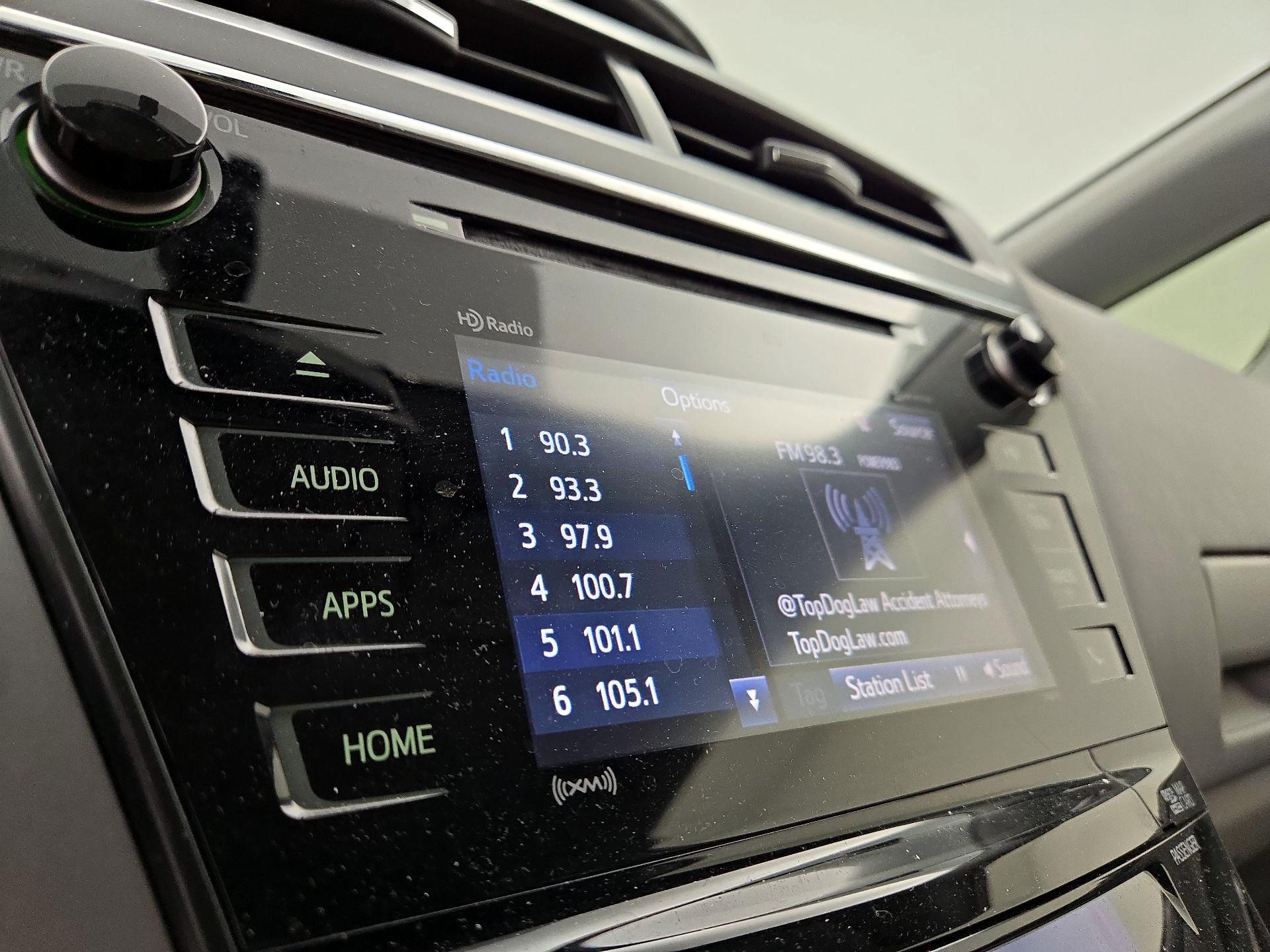 Thumbnail: 2016 Toyota Prius v - 15