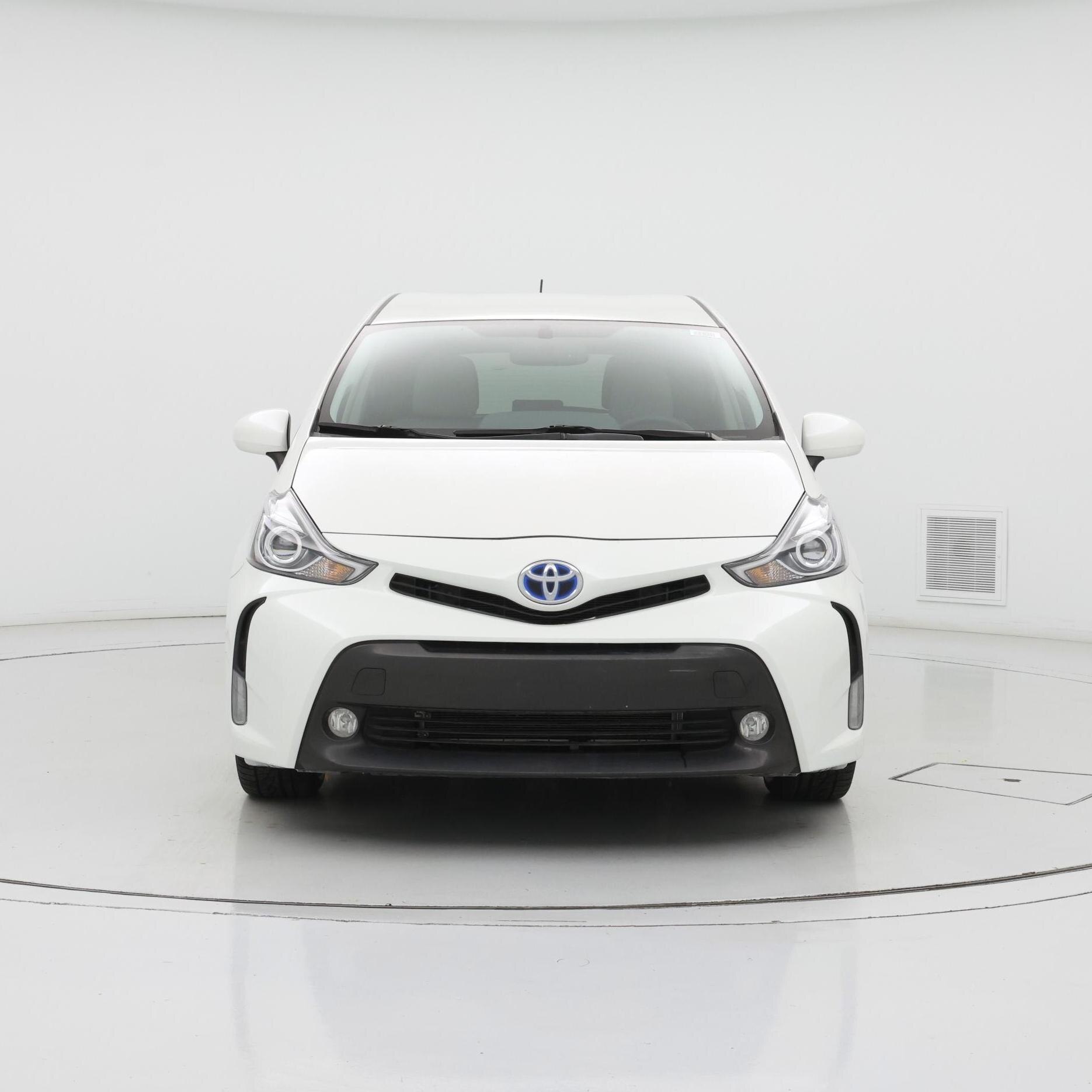 Thumbnail: 2016 Toyota Prius v - 5