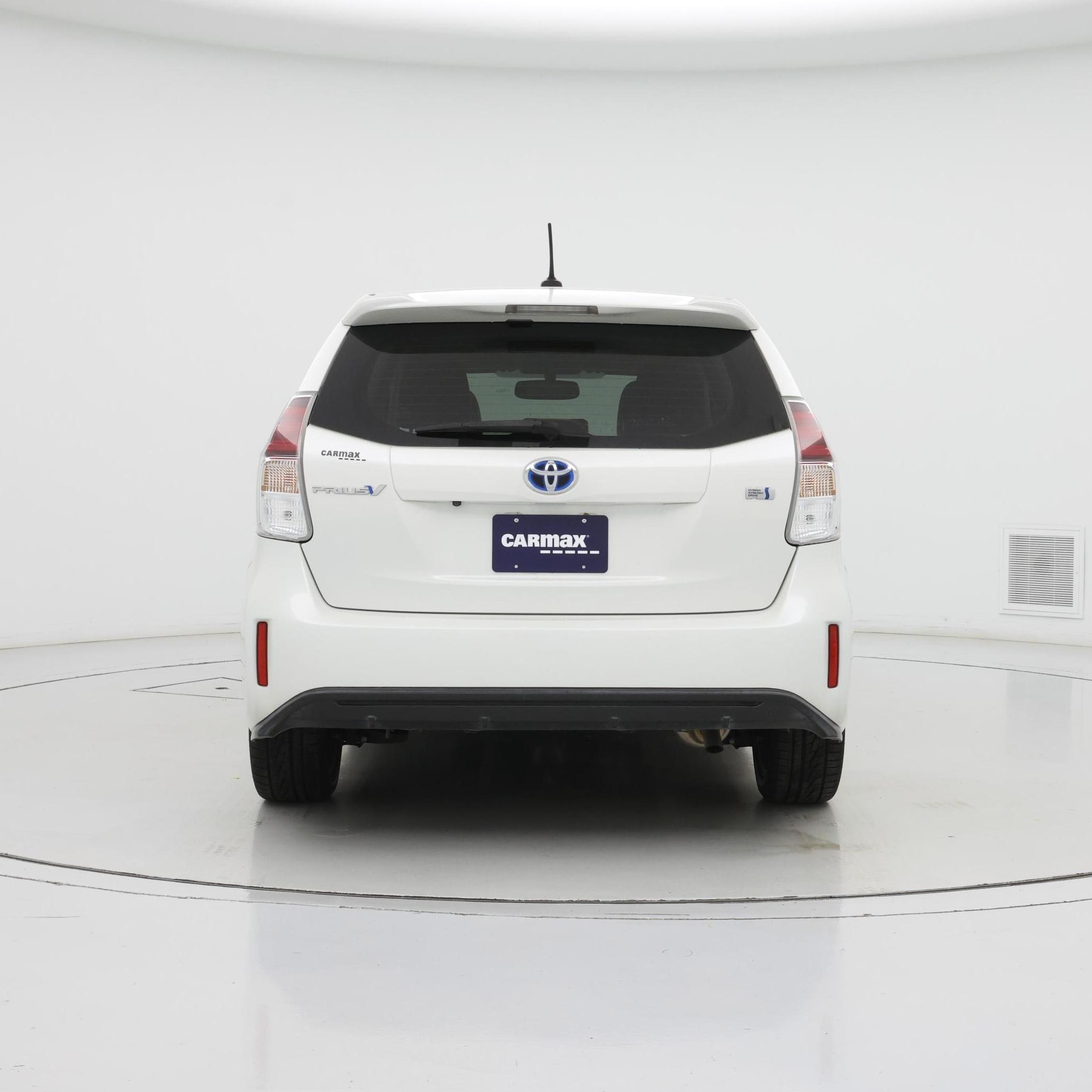 Thumbnail: 2016 Toyota Prius v - 6