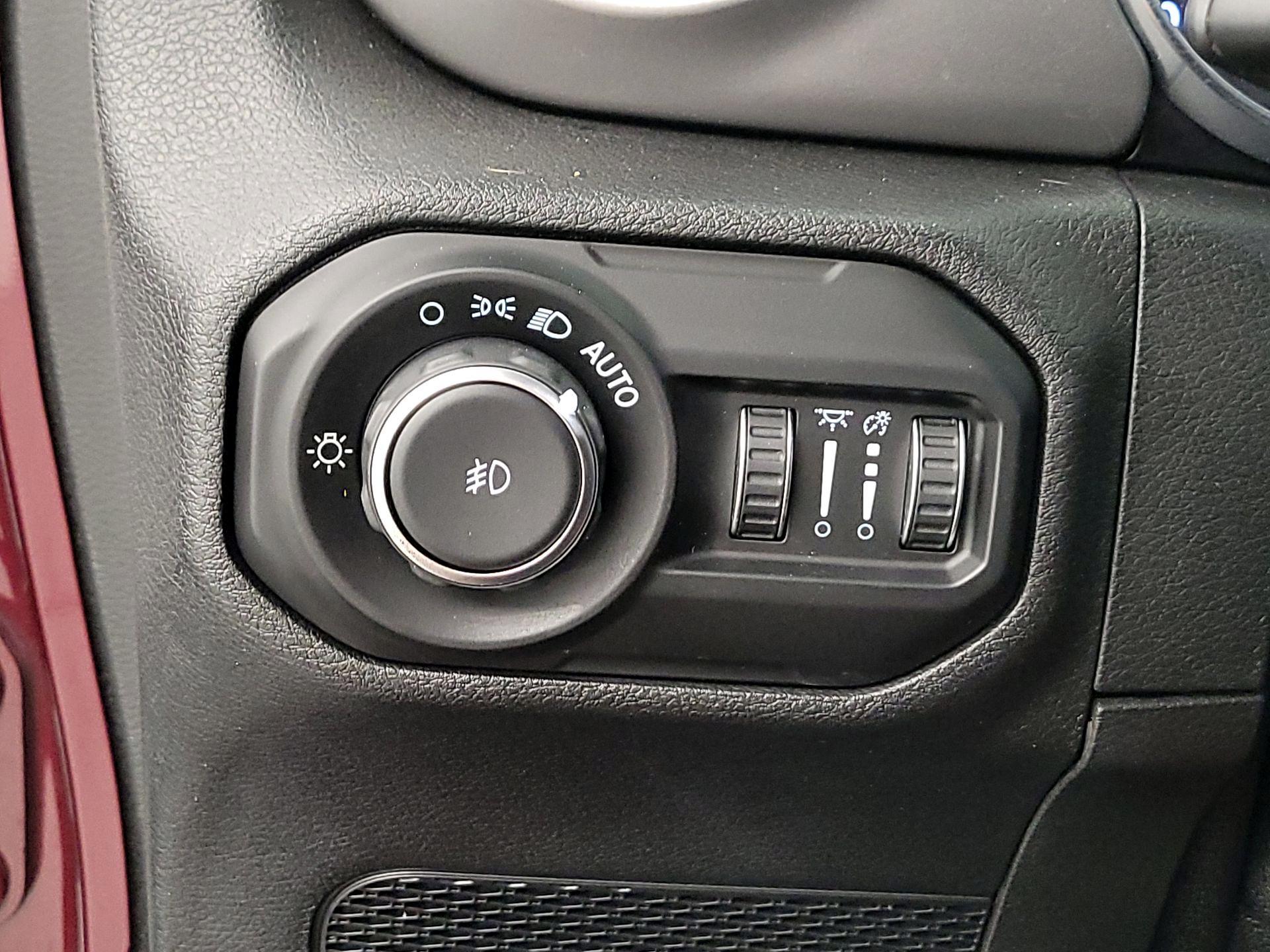 Thumbnail: 2021 Jeep Wrangler - 13