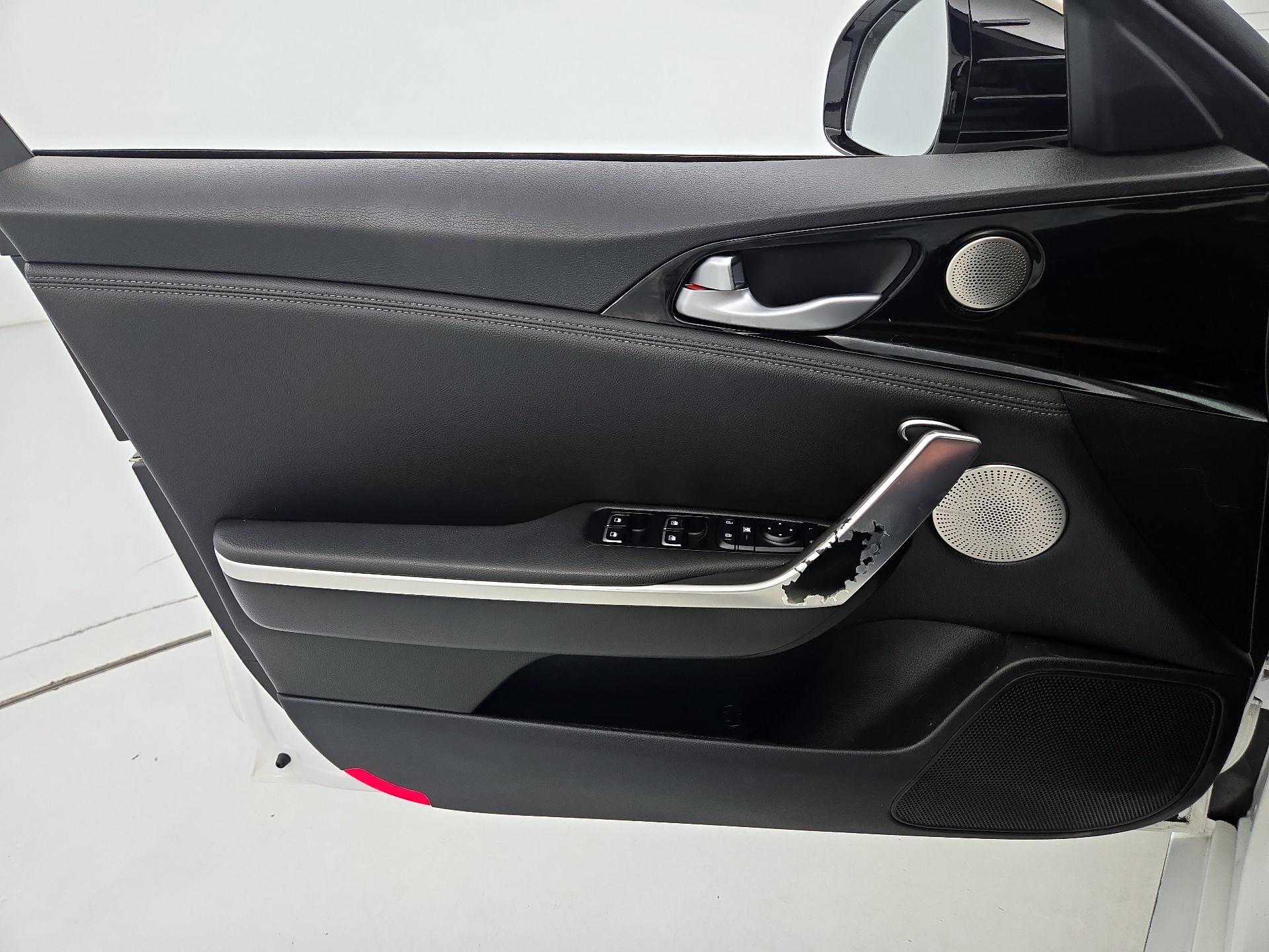 Thumbnail: 2020 Kia Stinger - 12