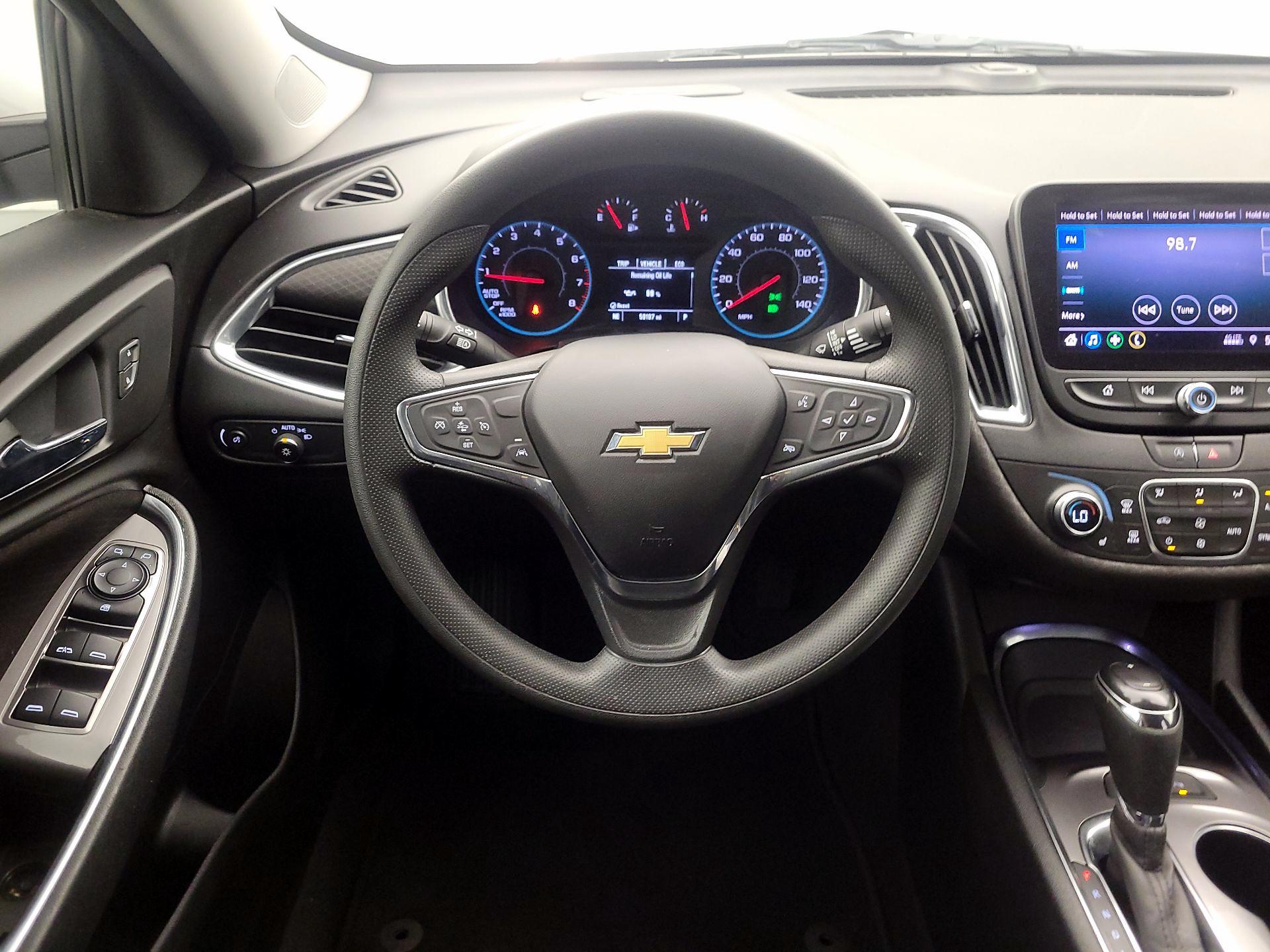 Thumbnail: 2020 Chevrolet Malibu - 10