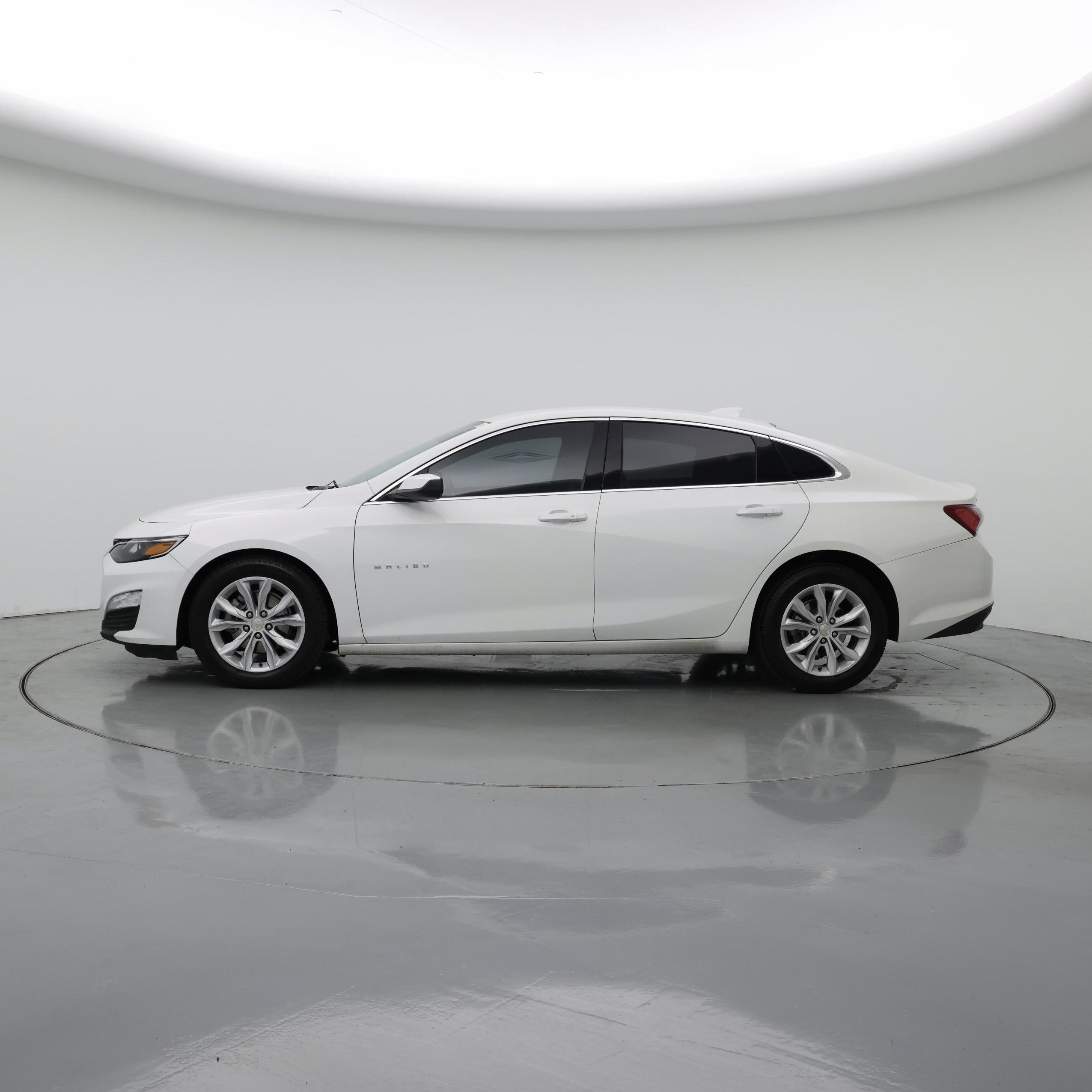 Thumbnail: 2020 Chevrolet Malibu - 3