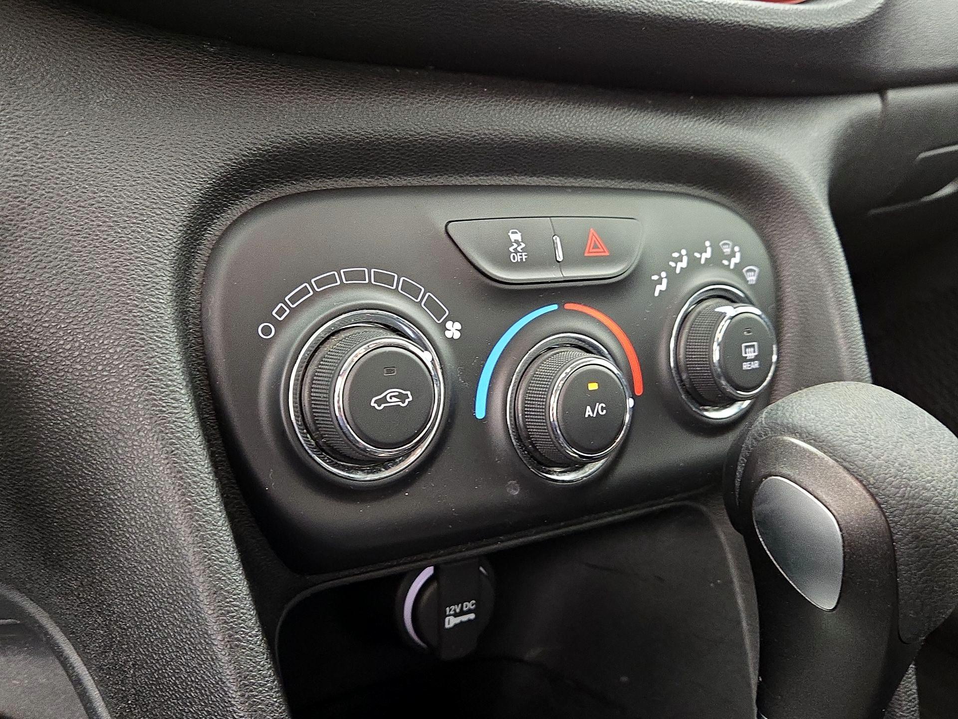 Thumbnail: 2015 Dodge Dart - 15