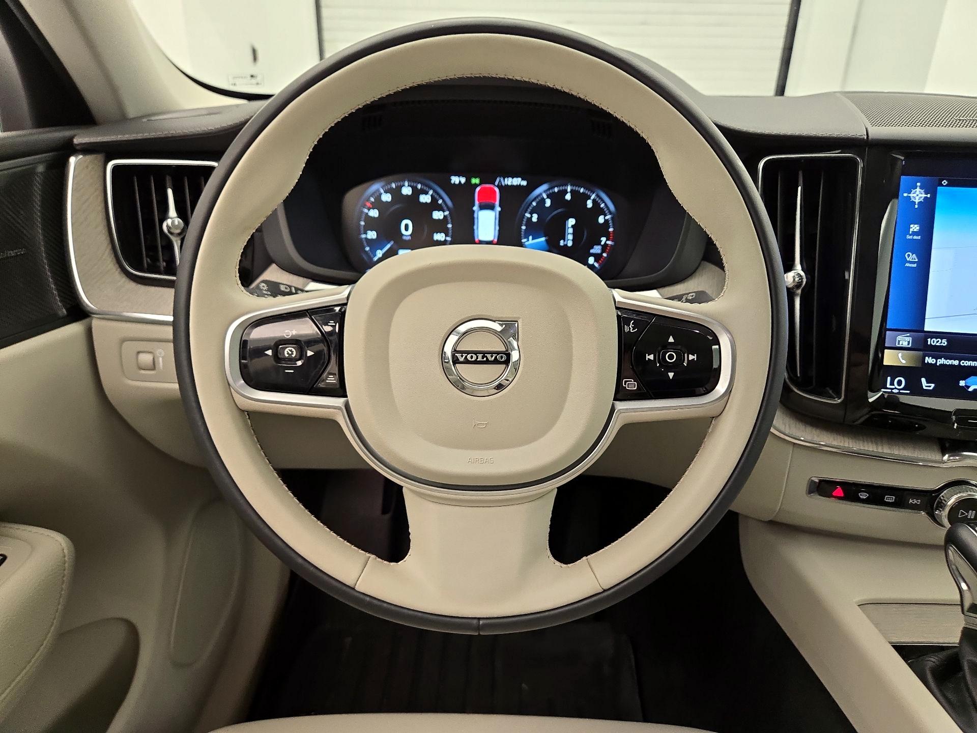 Thumbnail: 2019 Volvo XC60 - 10