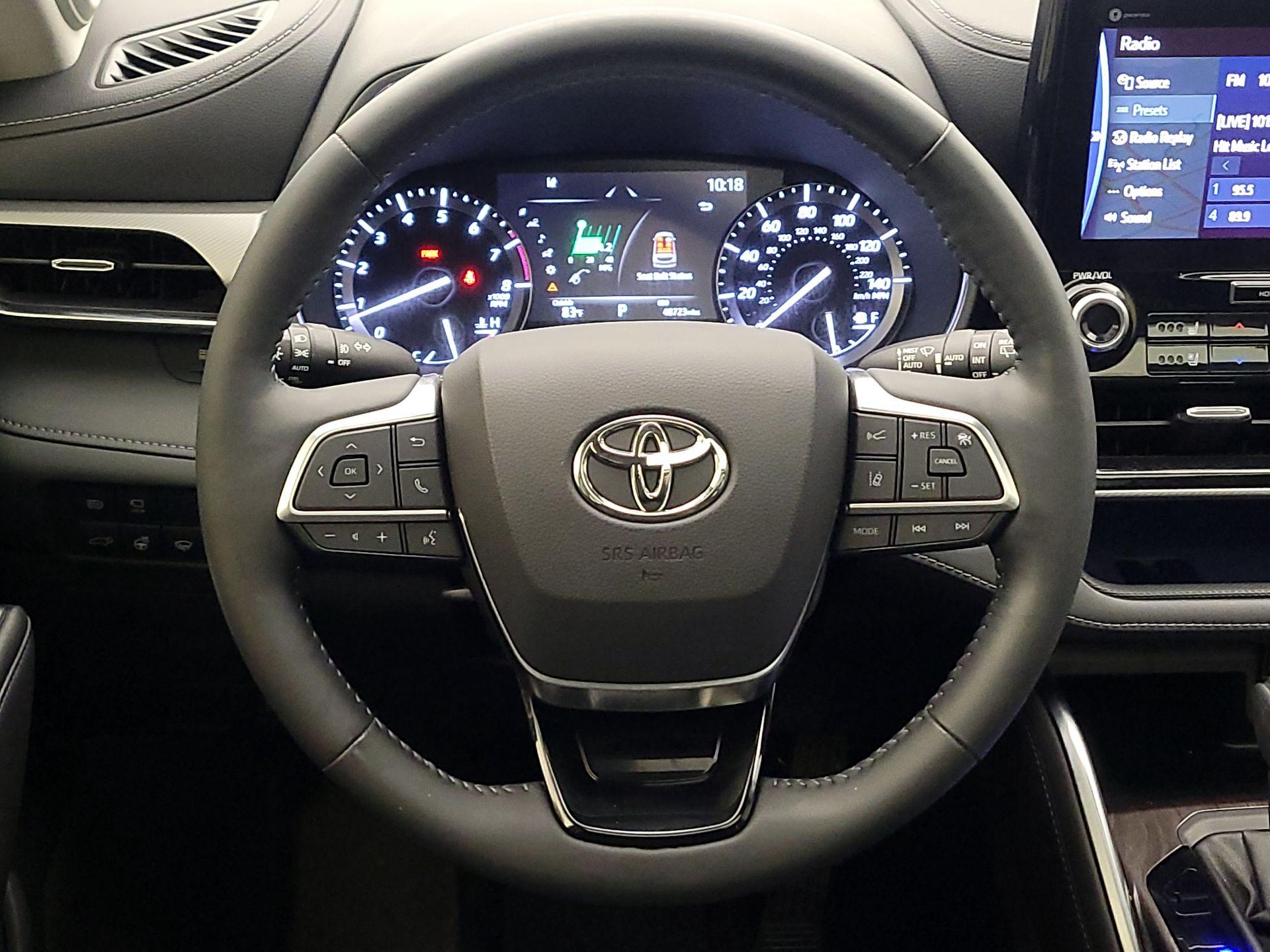 Thumbnail: 2021 Toyota Highlander - 10