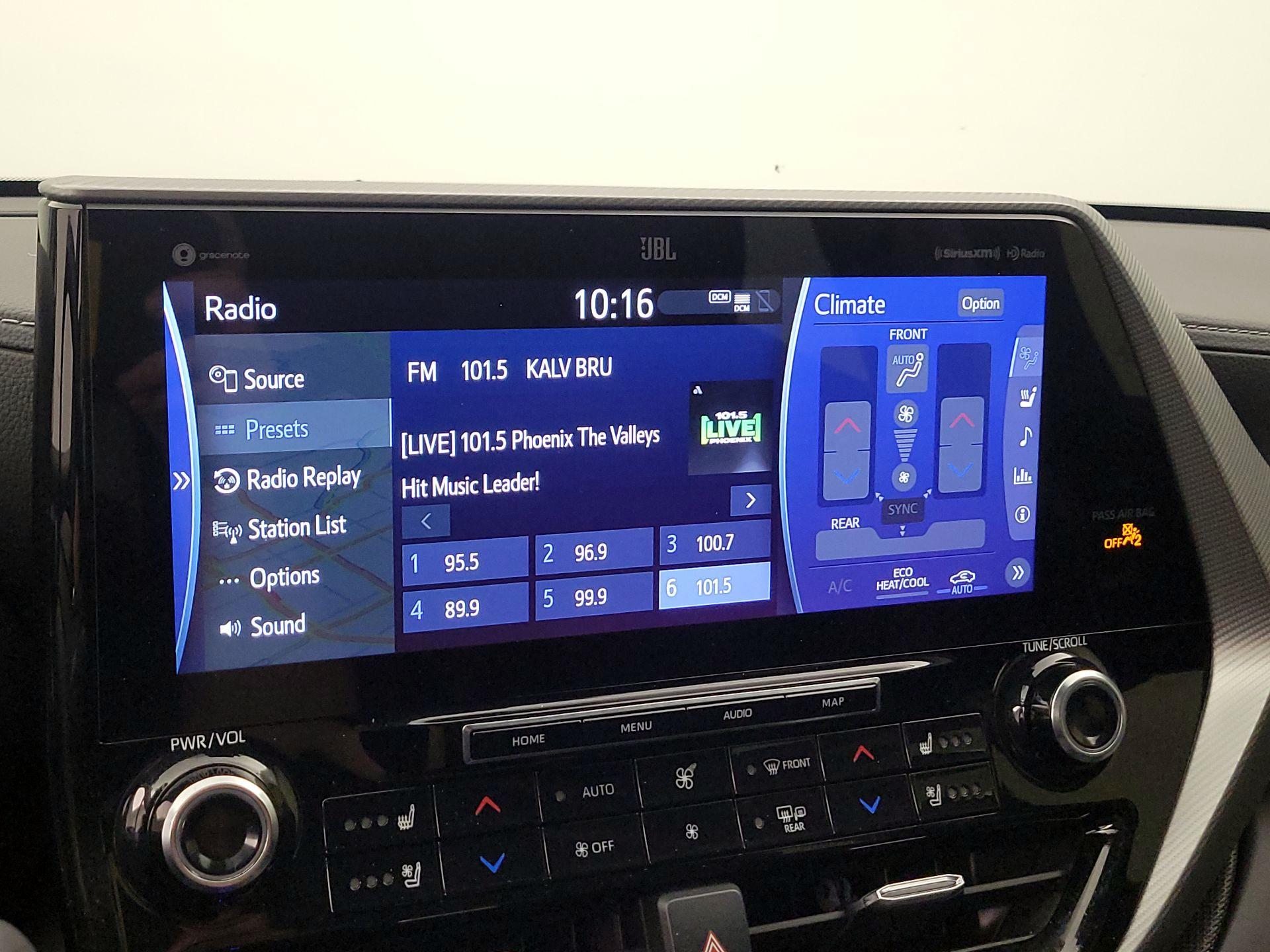 Thumbnail: 2021 Toyota Highlander - 15