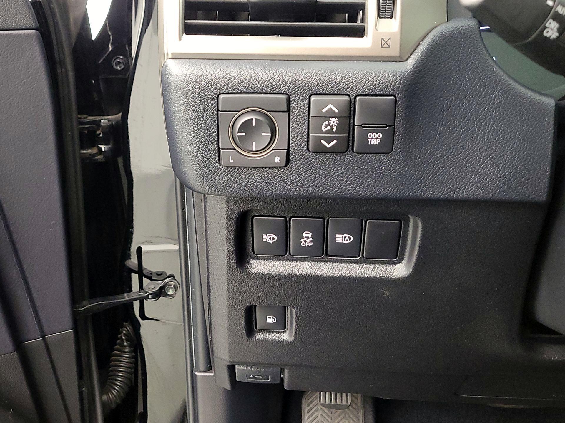 Thumbnail: 2020 Lexus GX - 13