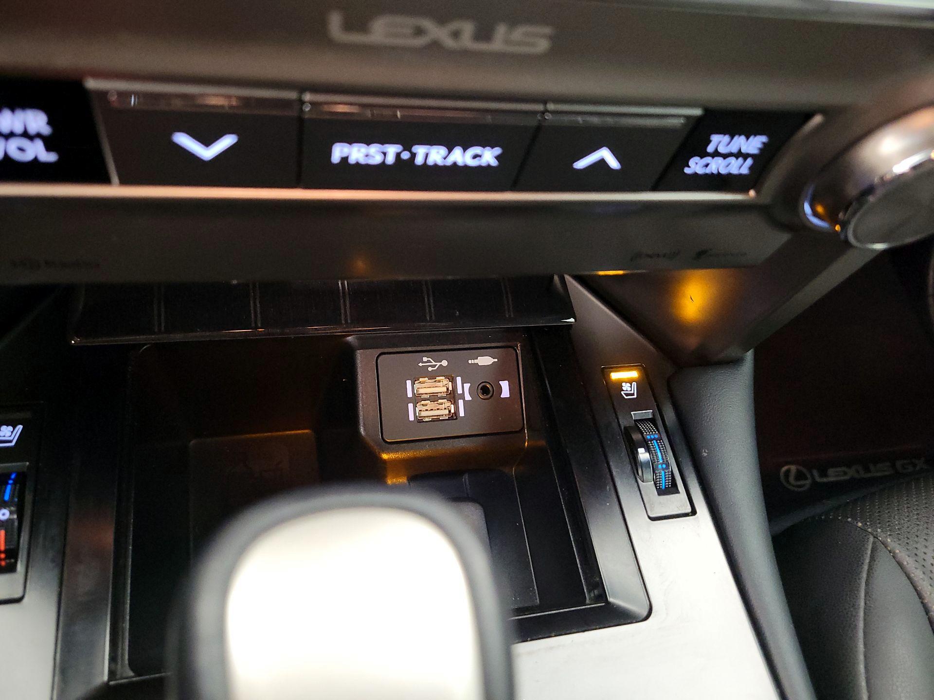 Thumbnail: 2020 Lexus GX - 19