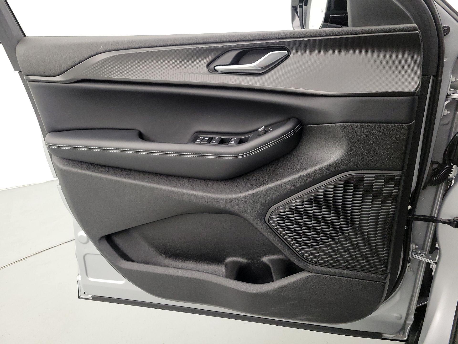 Thumbnail: 2025 Jeep Grand Cherokee - 12