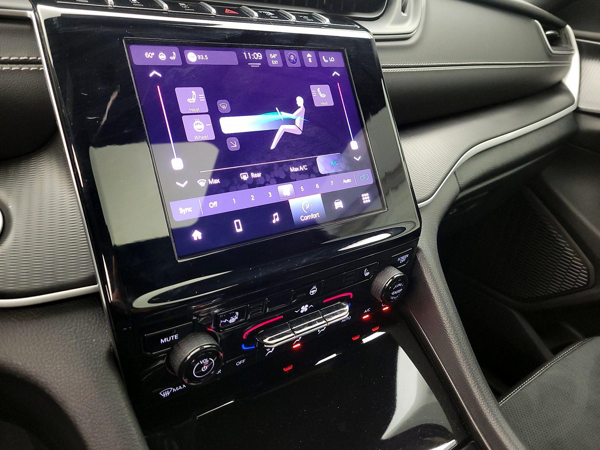 Thumbnail: 2025 Jeep Grand Cherokee - 16