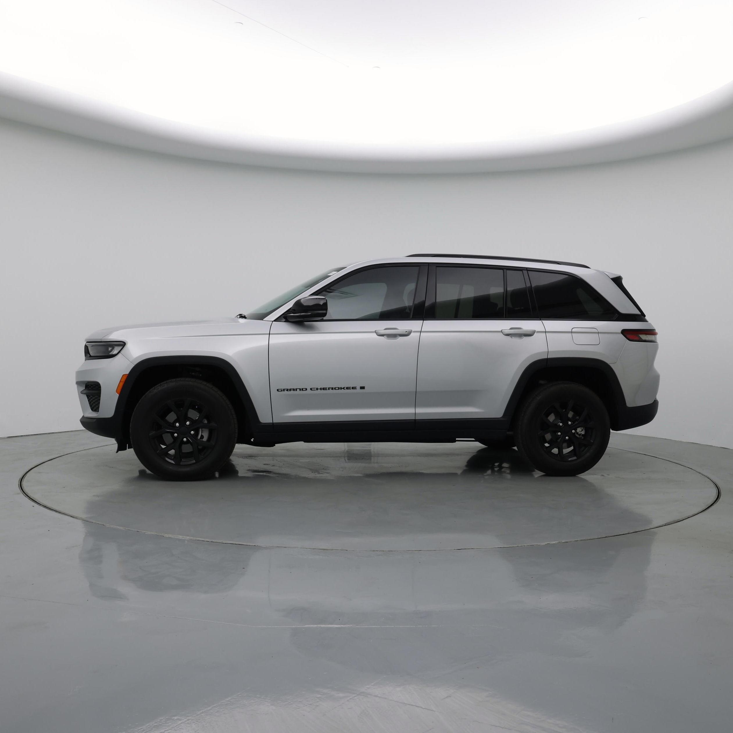 Thumbnail: 2025 Jeep Grand Cherokee - 3