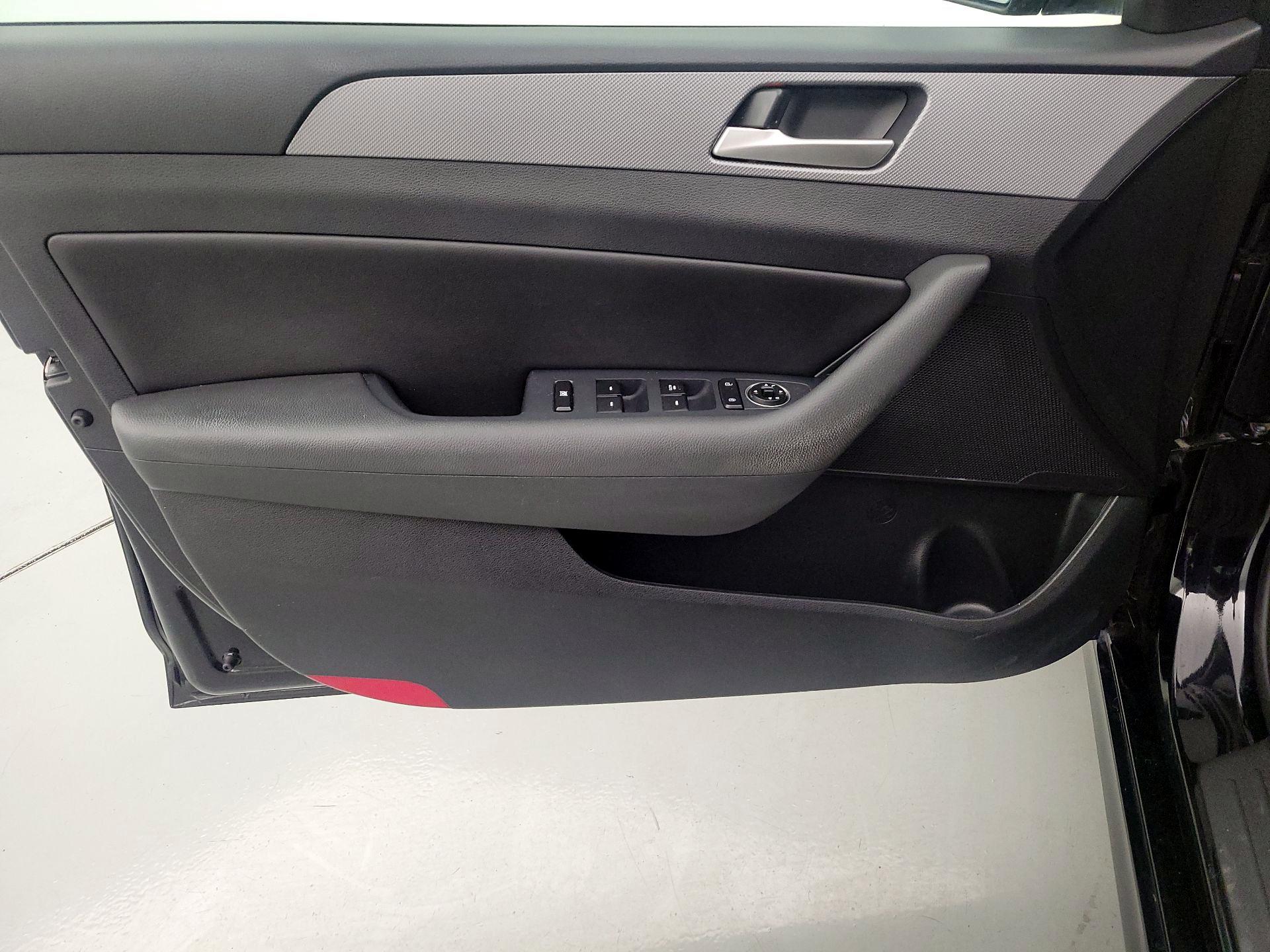 Thumbnail: 2018 Hyundai Sonata - 12