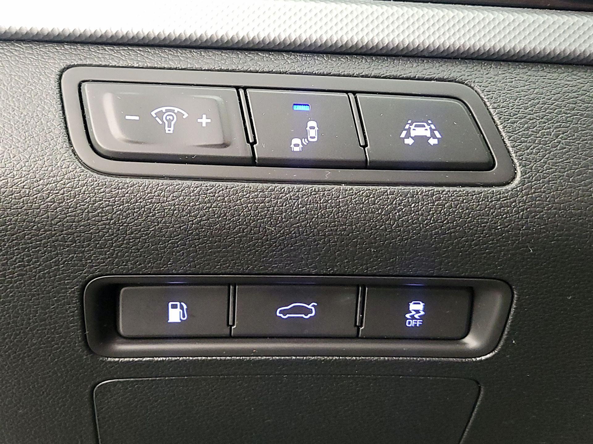 Thumbnail: 2018 Hyundai Sonata - 13