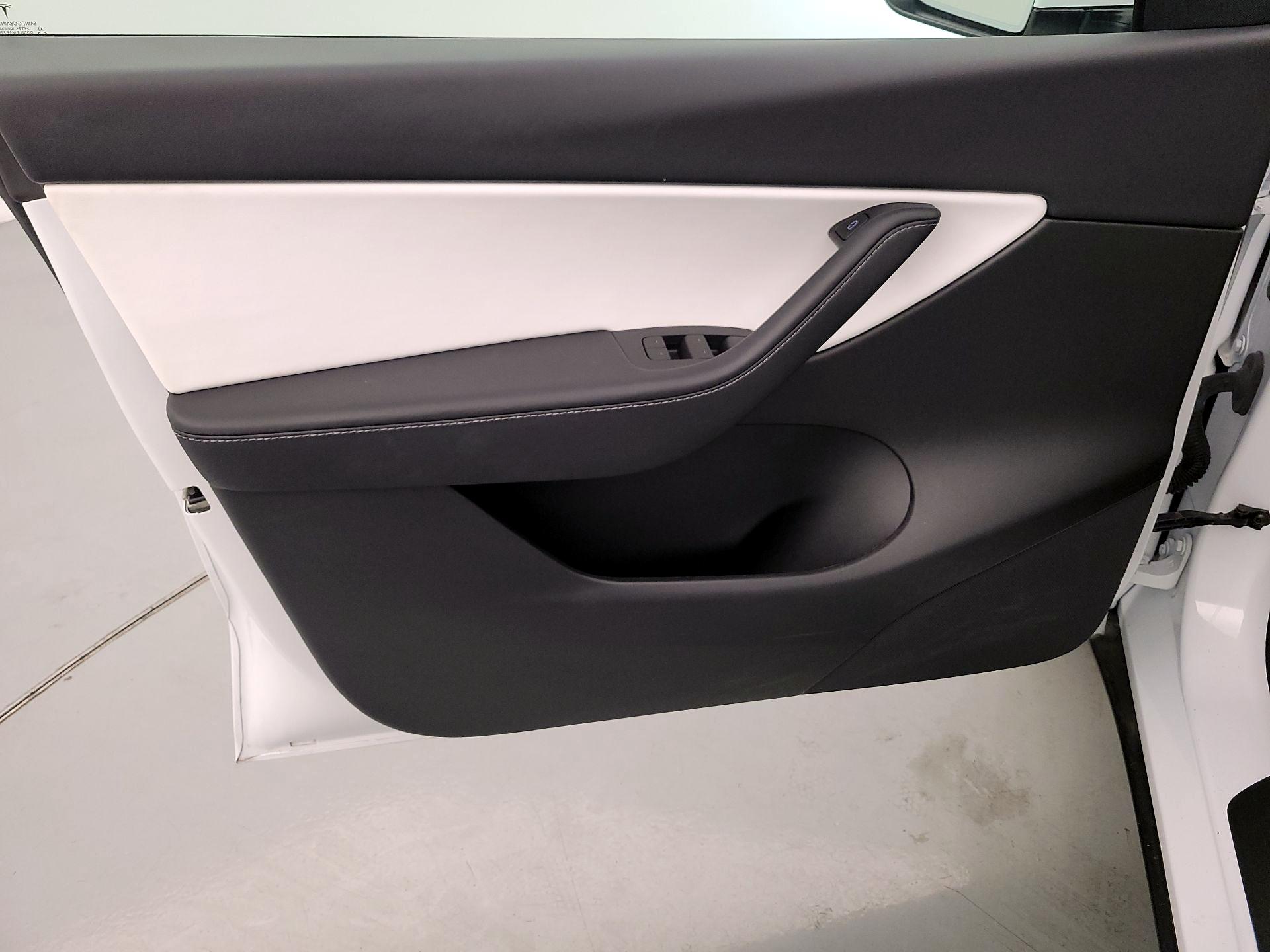 Thumbnail: 2022 Tesla Model Y - 12