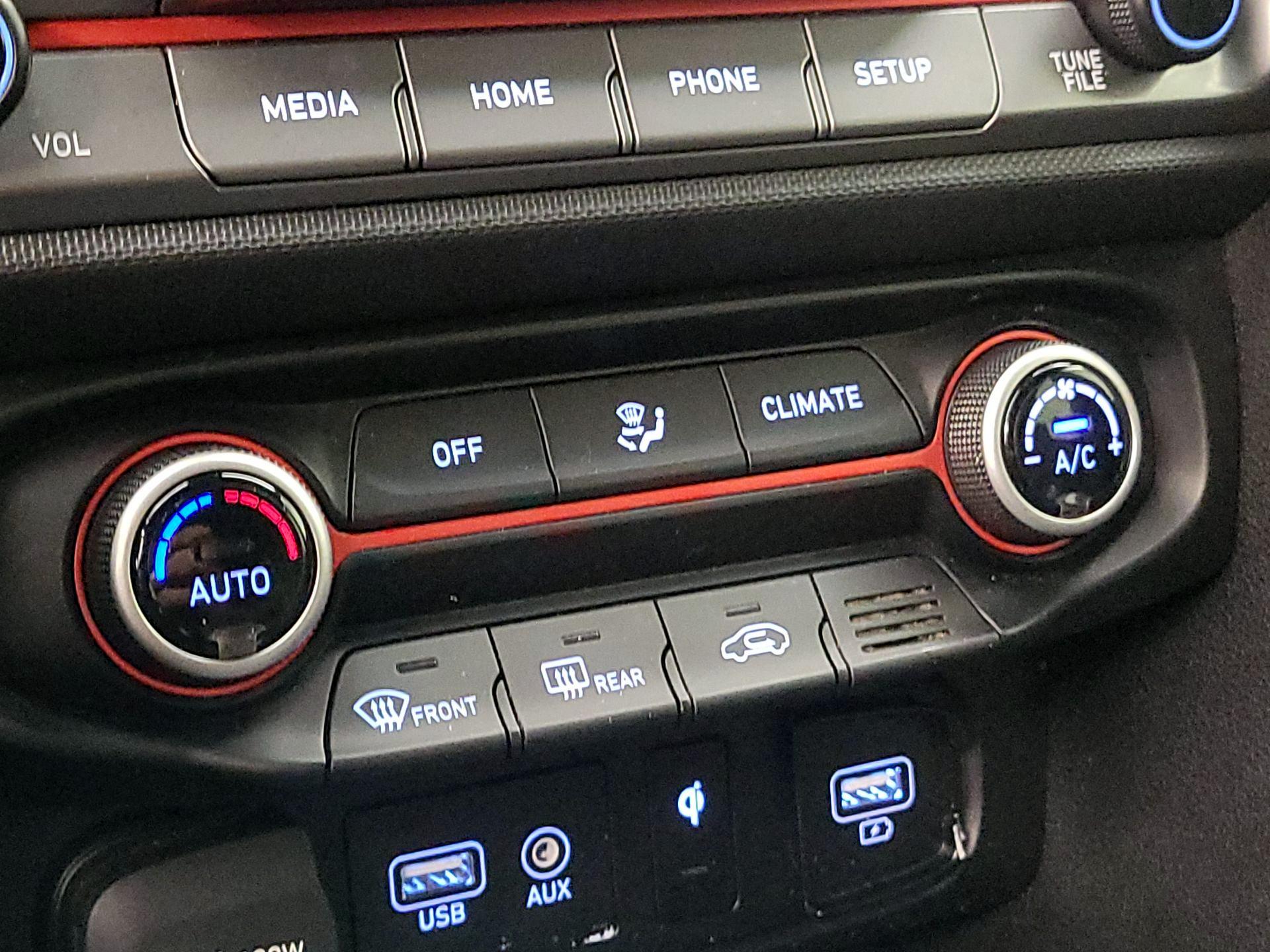 Thumbnail: 2020 Hyundai Veloster - 16