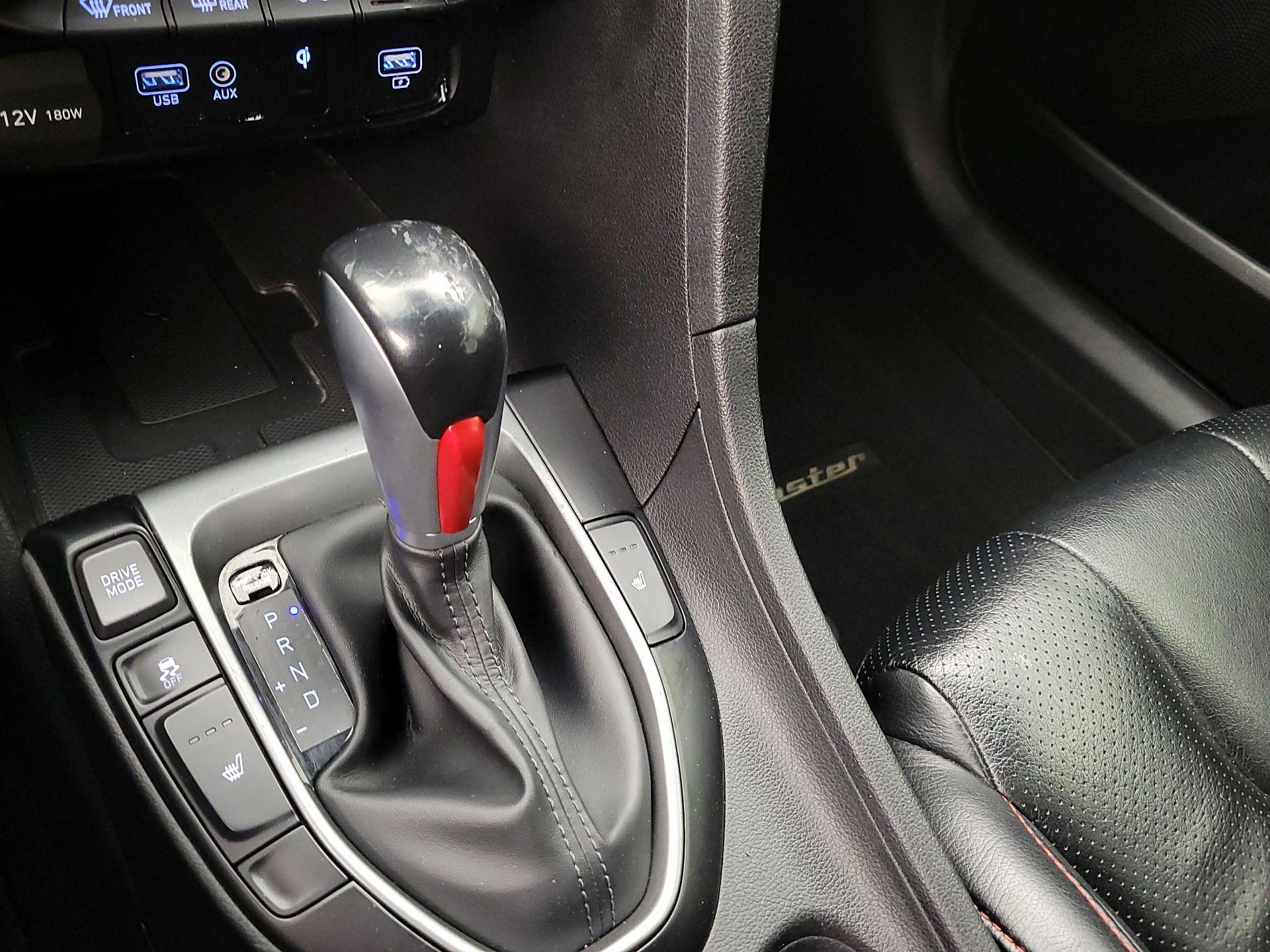 Thumbnail: 2020 Hyundai Veloster - 17